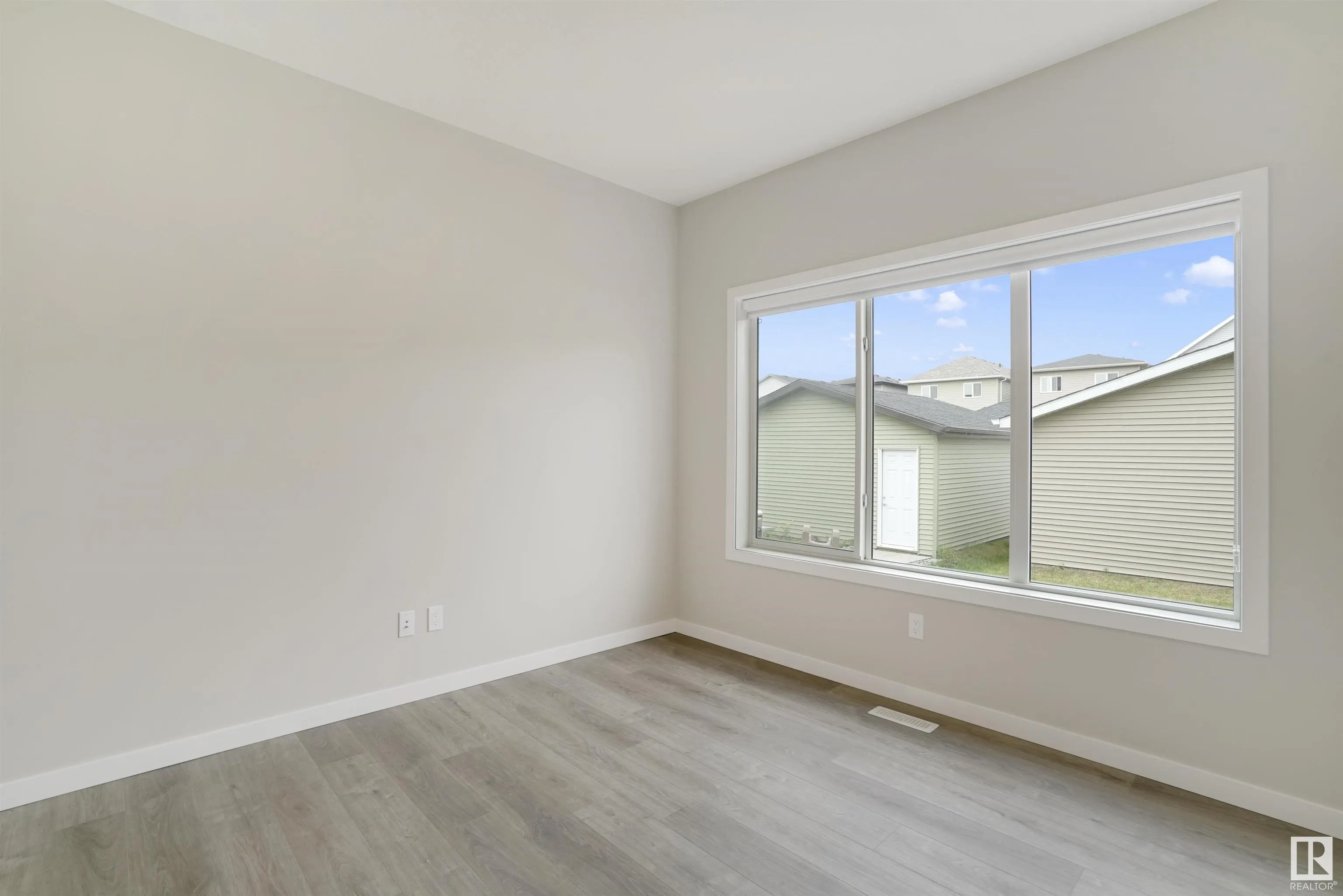 474 EDGEMONT Drive