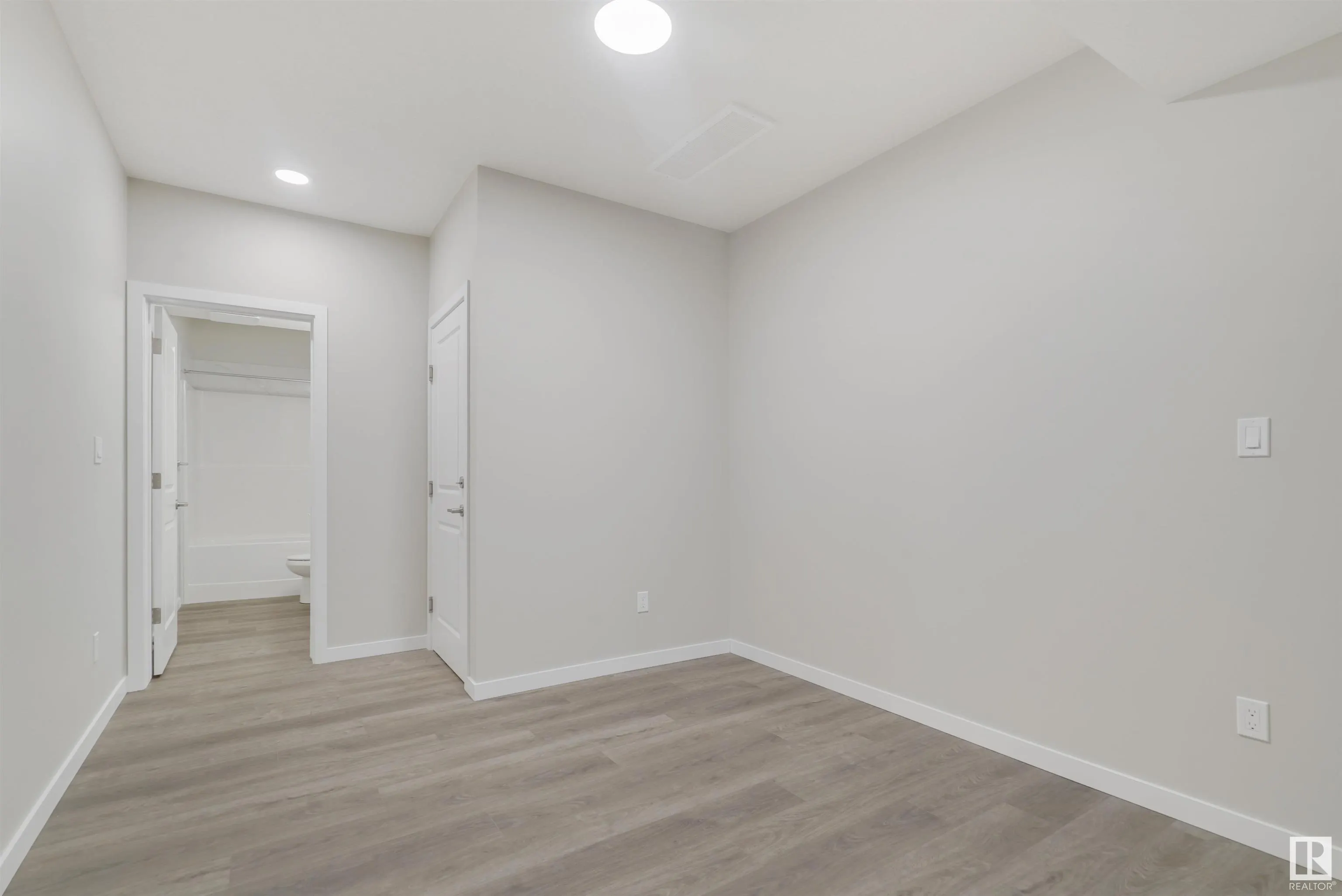 474 EDGEMONT Drive