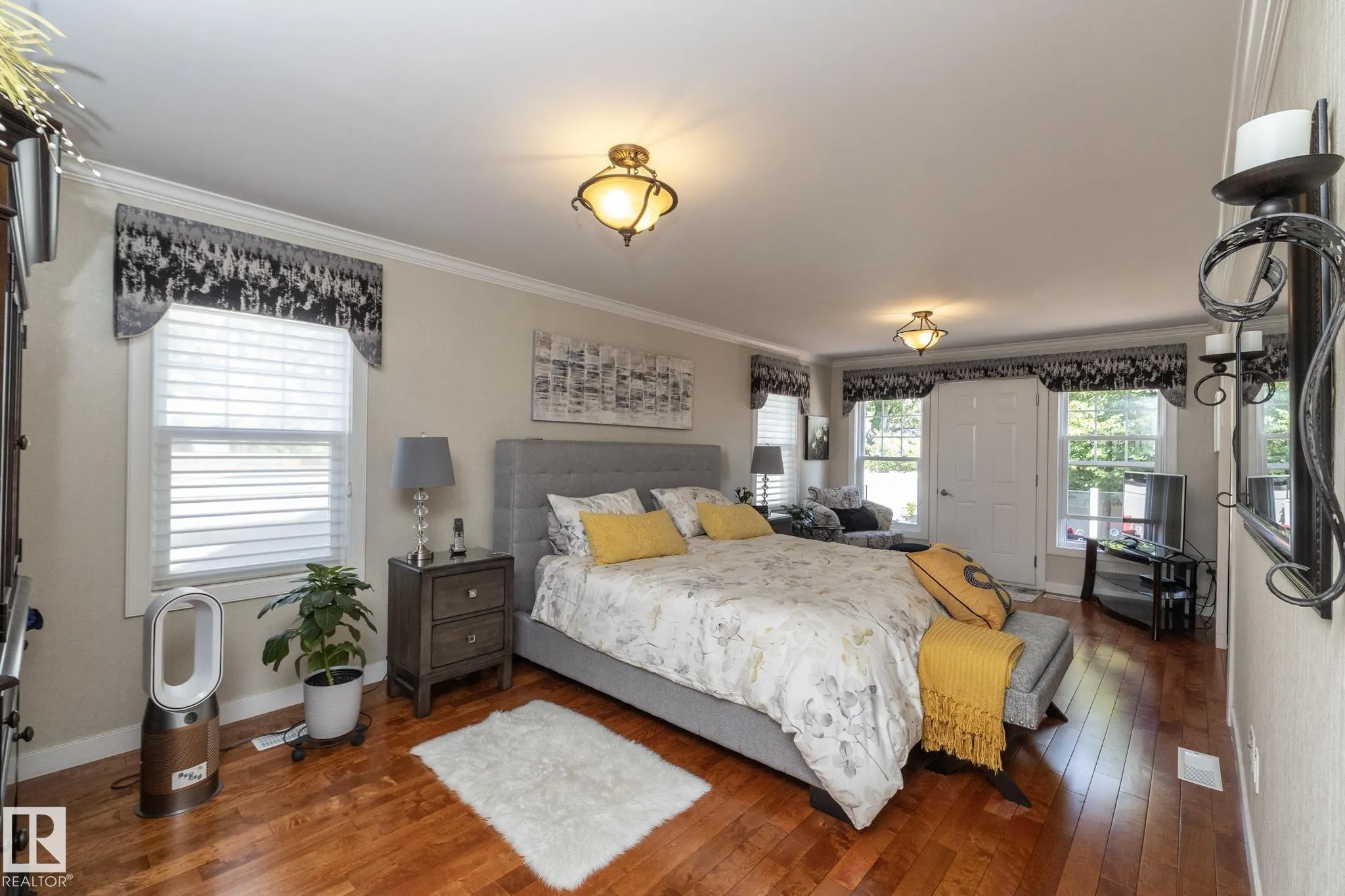 157 LAURIER Drive