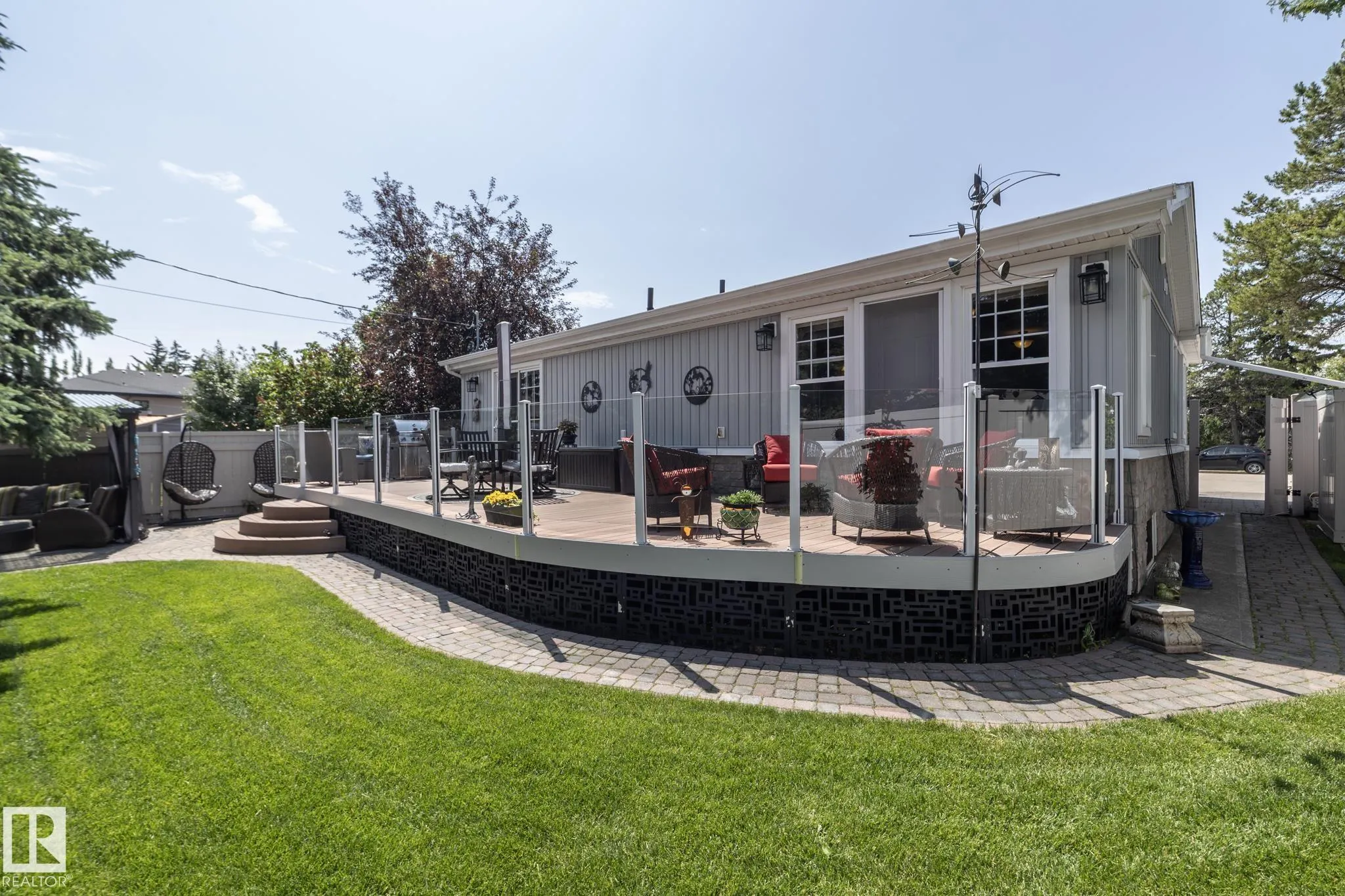 157 LAURIER Drive