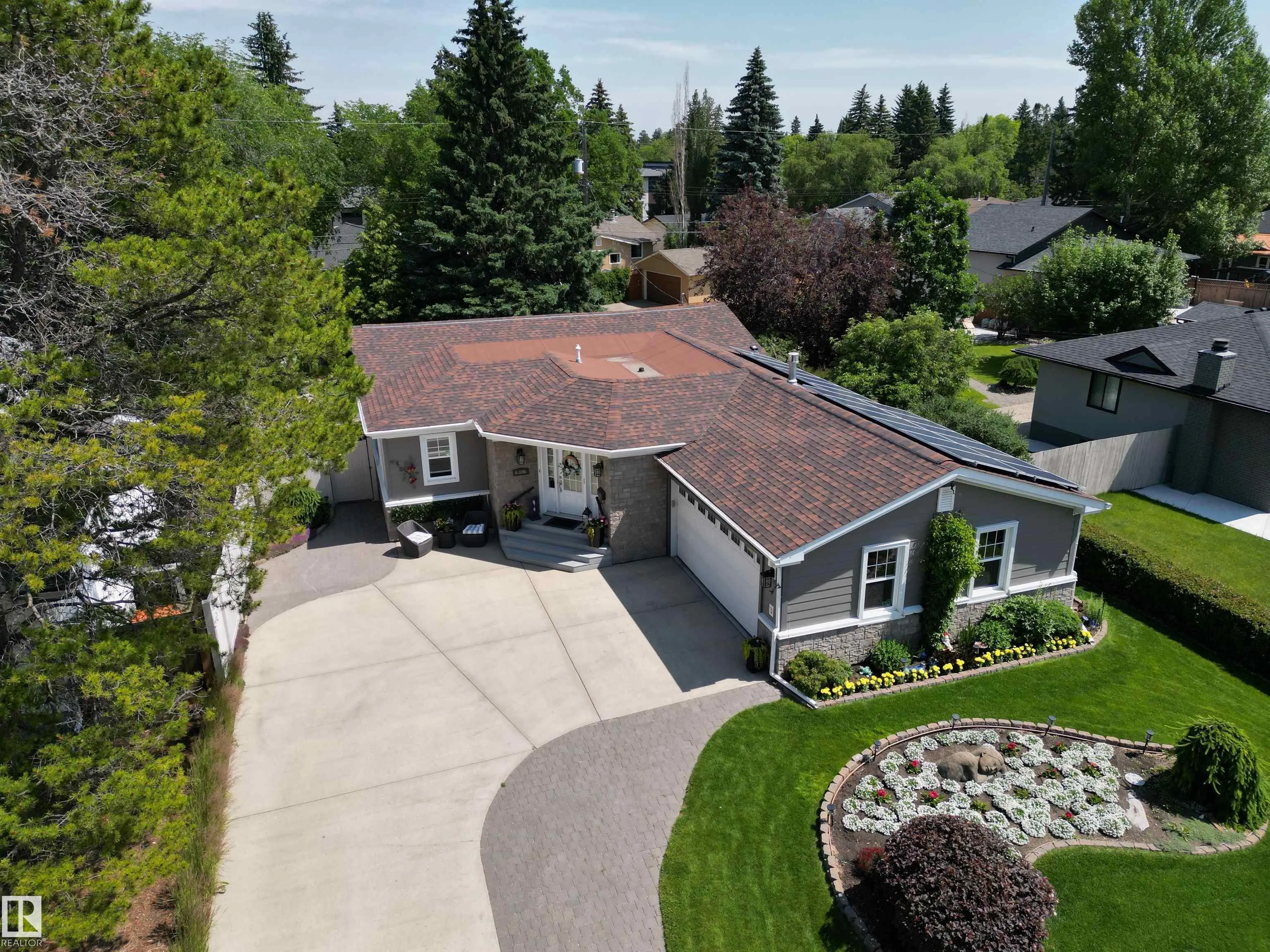 157 LAURIER Drive
