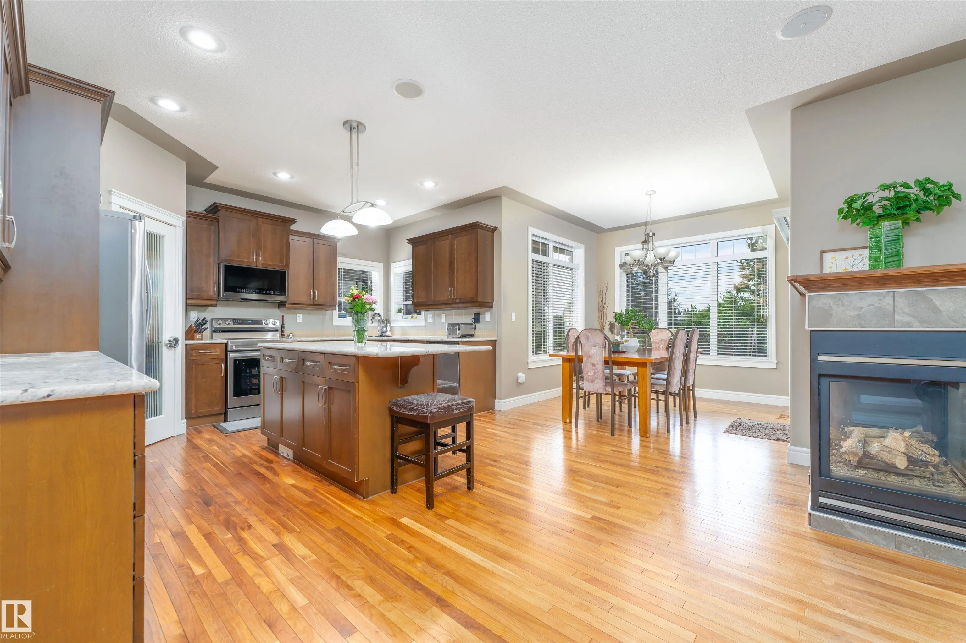 86 OAK VISTA Drive