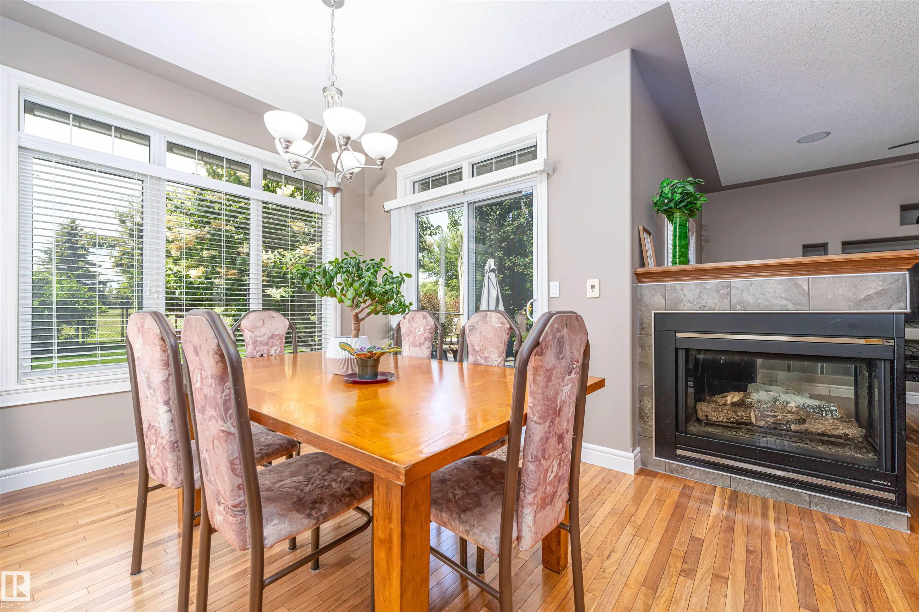 86 OAK VISTA Drive