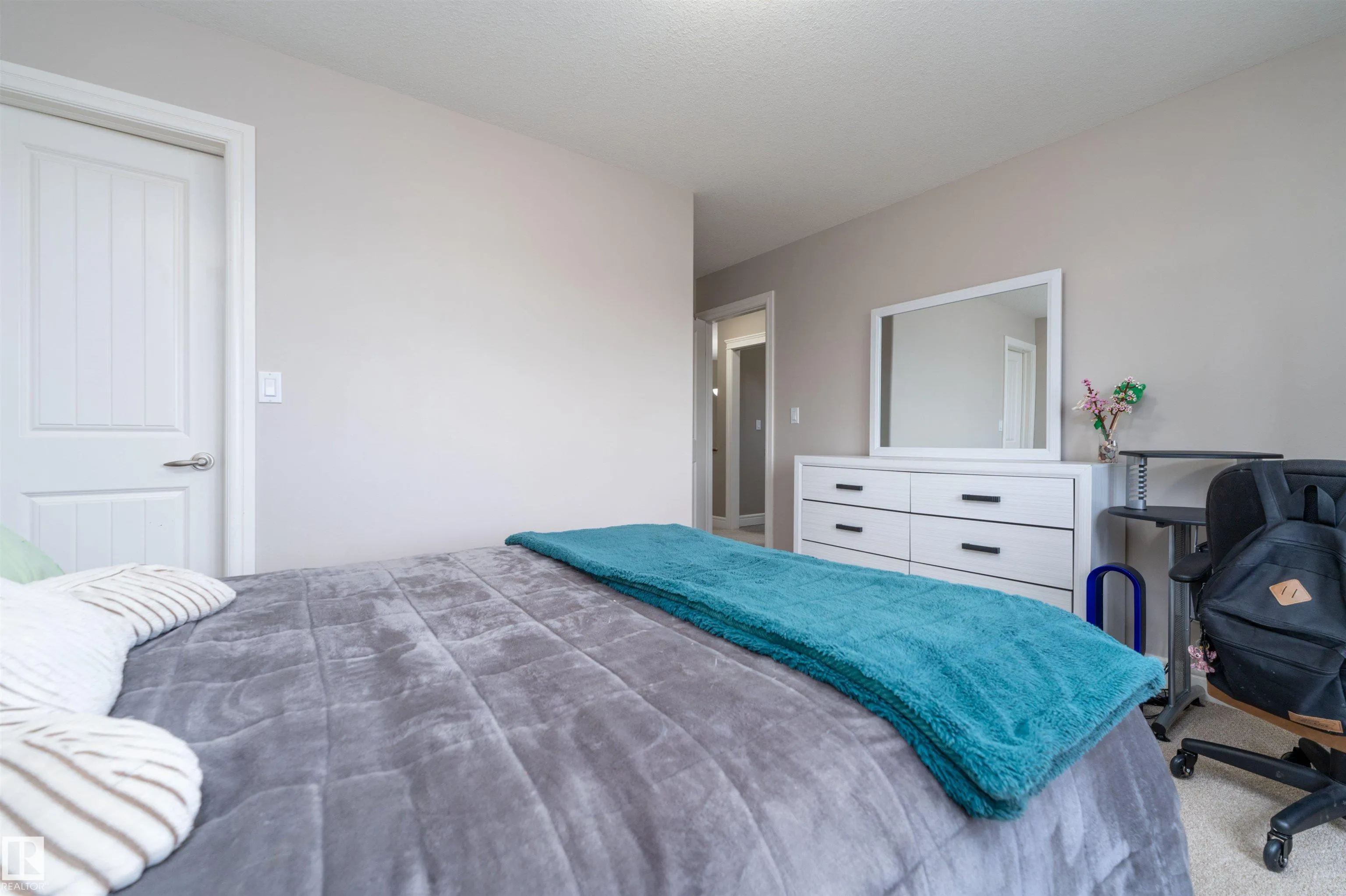 86 OAK VISTA Drive