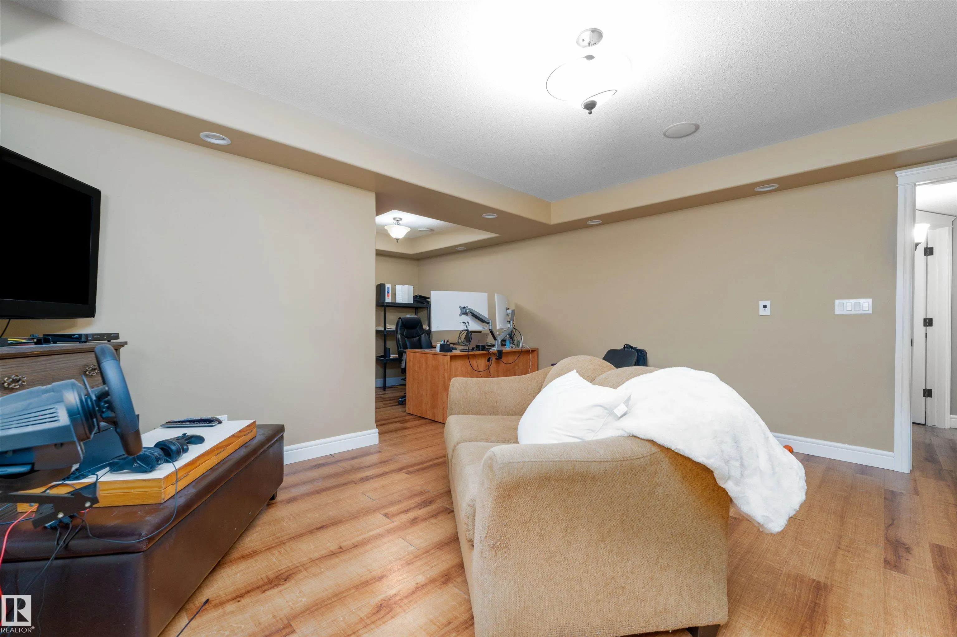 86 OAK VISTA Drive