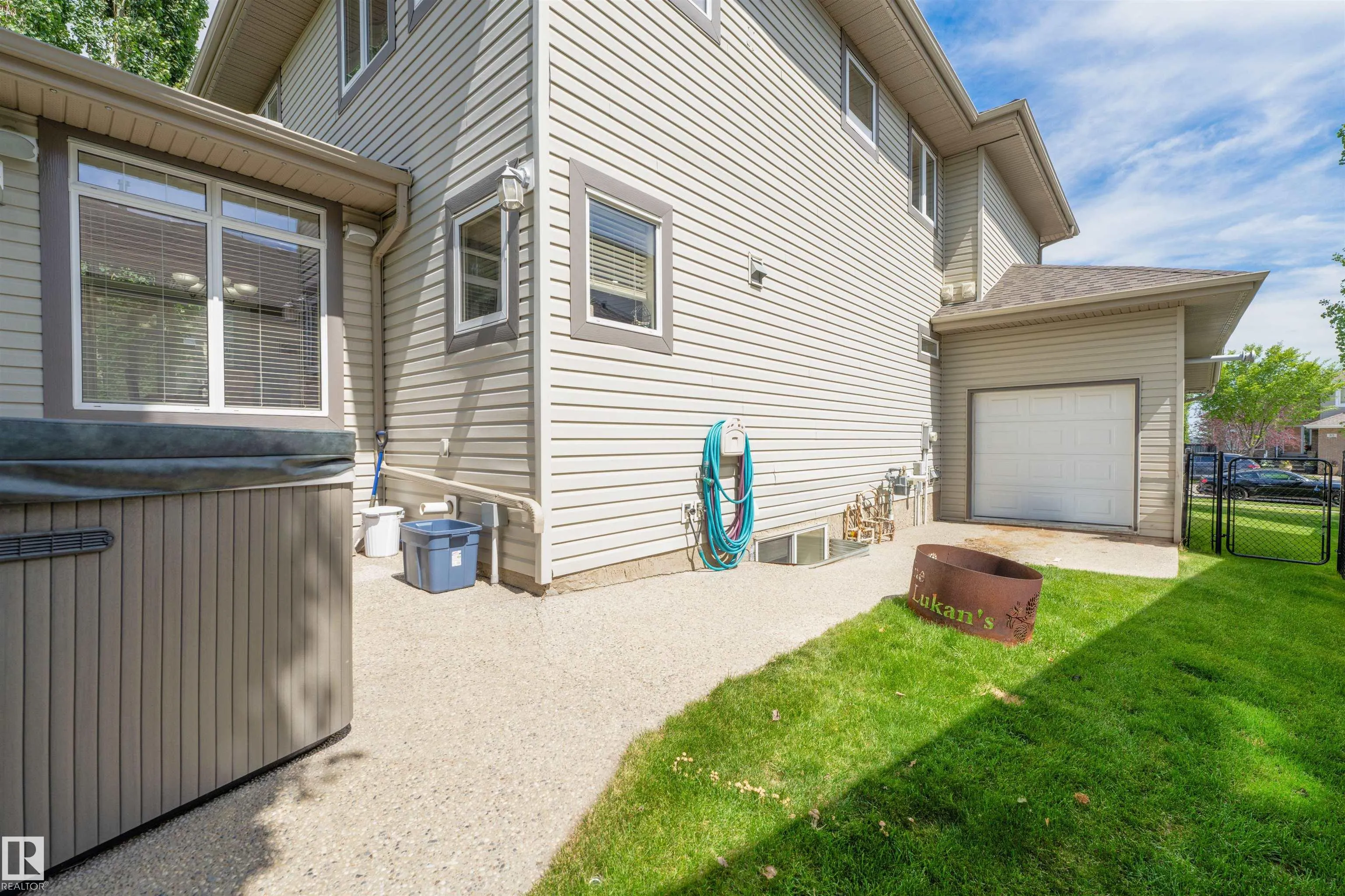 86 OAK VISTA Drive