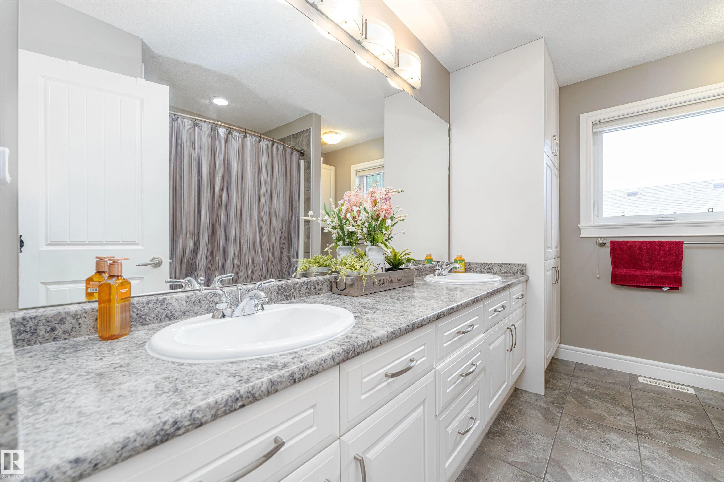 86 OAK VISTA Drive