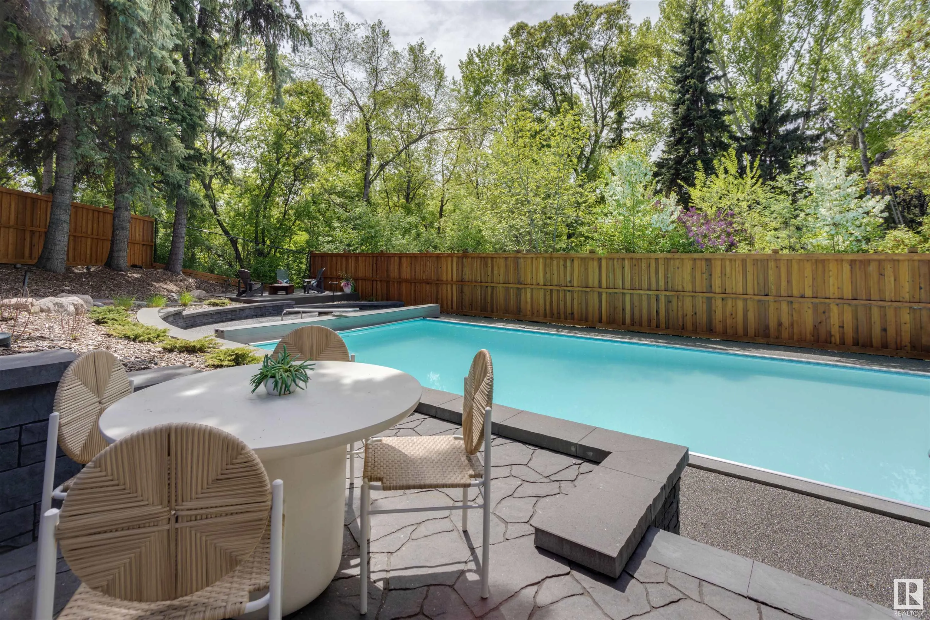 3 VALLEYVIEW Crescent
