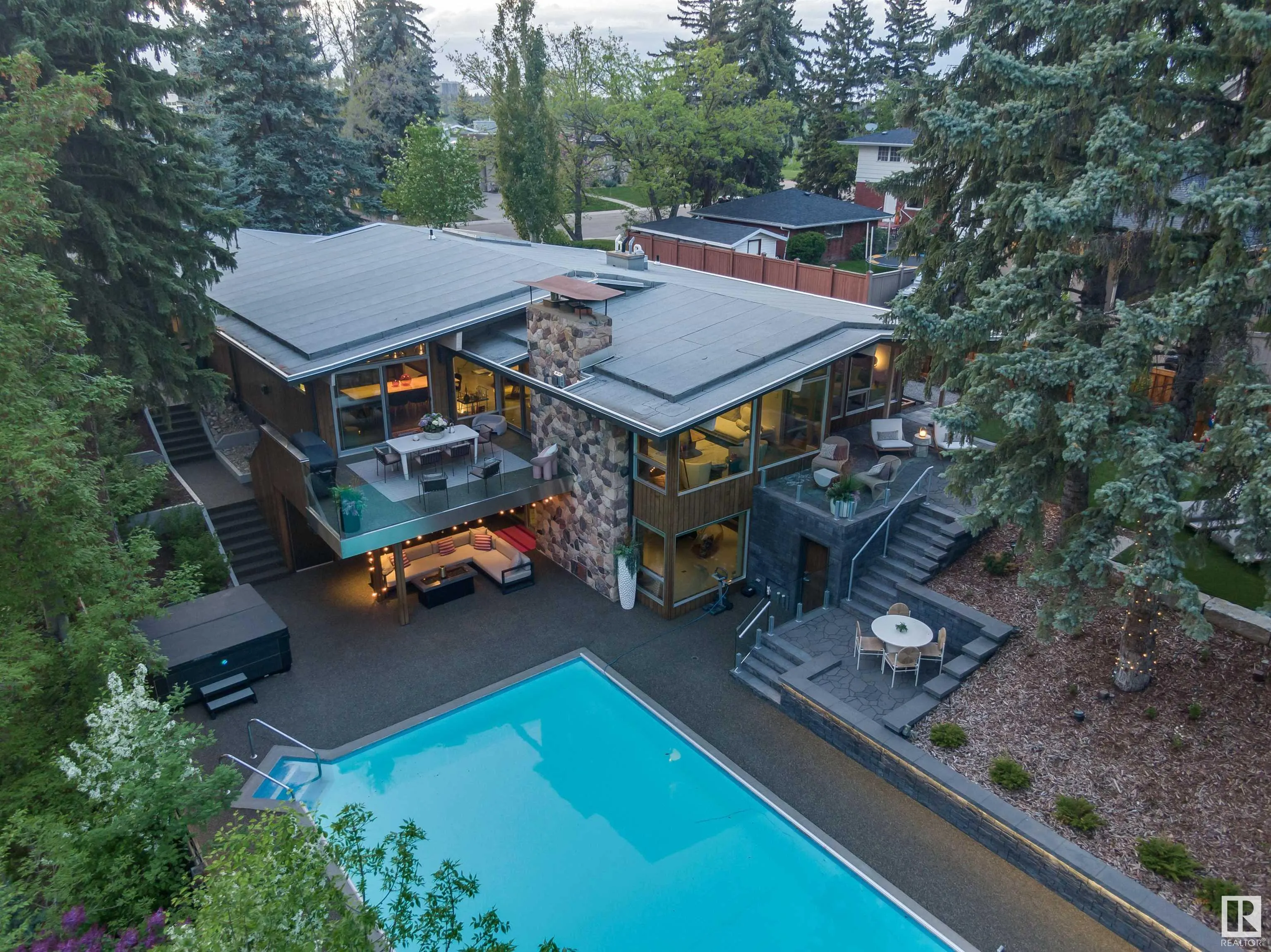 3 VALLEYVIEW Crescent