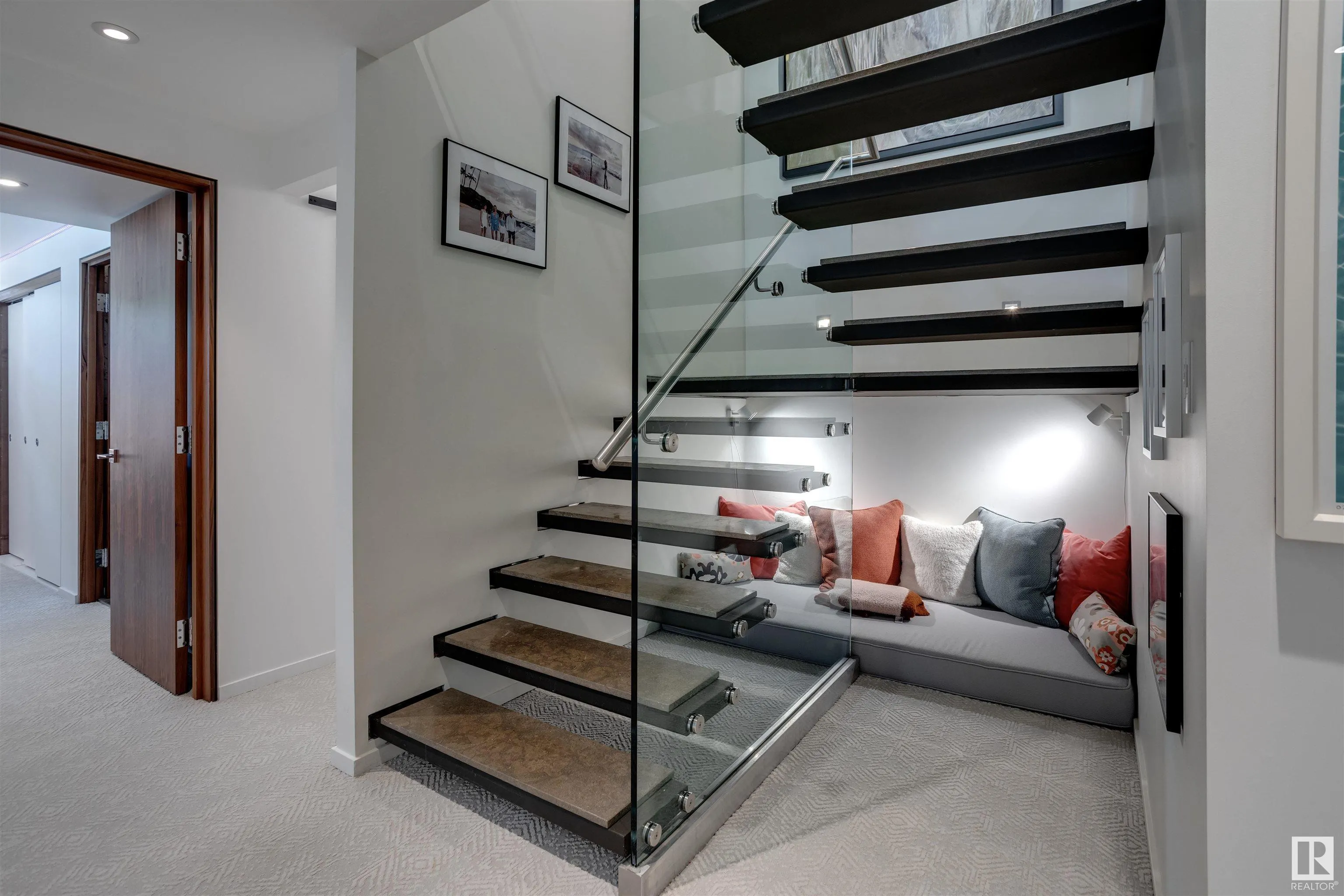 3 VALLEYVIEW Crescent