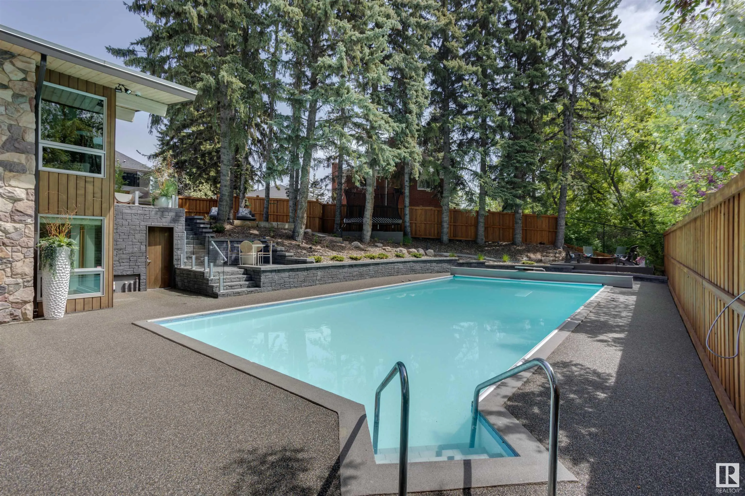 3 VALLEYVIEW Crescent