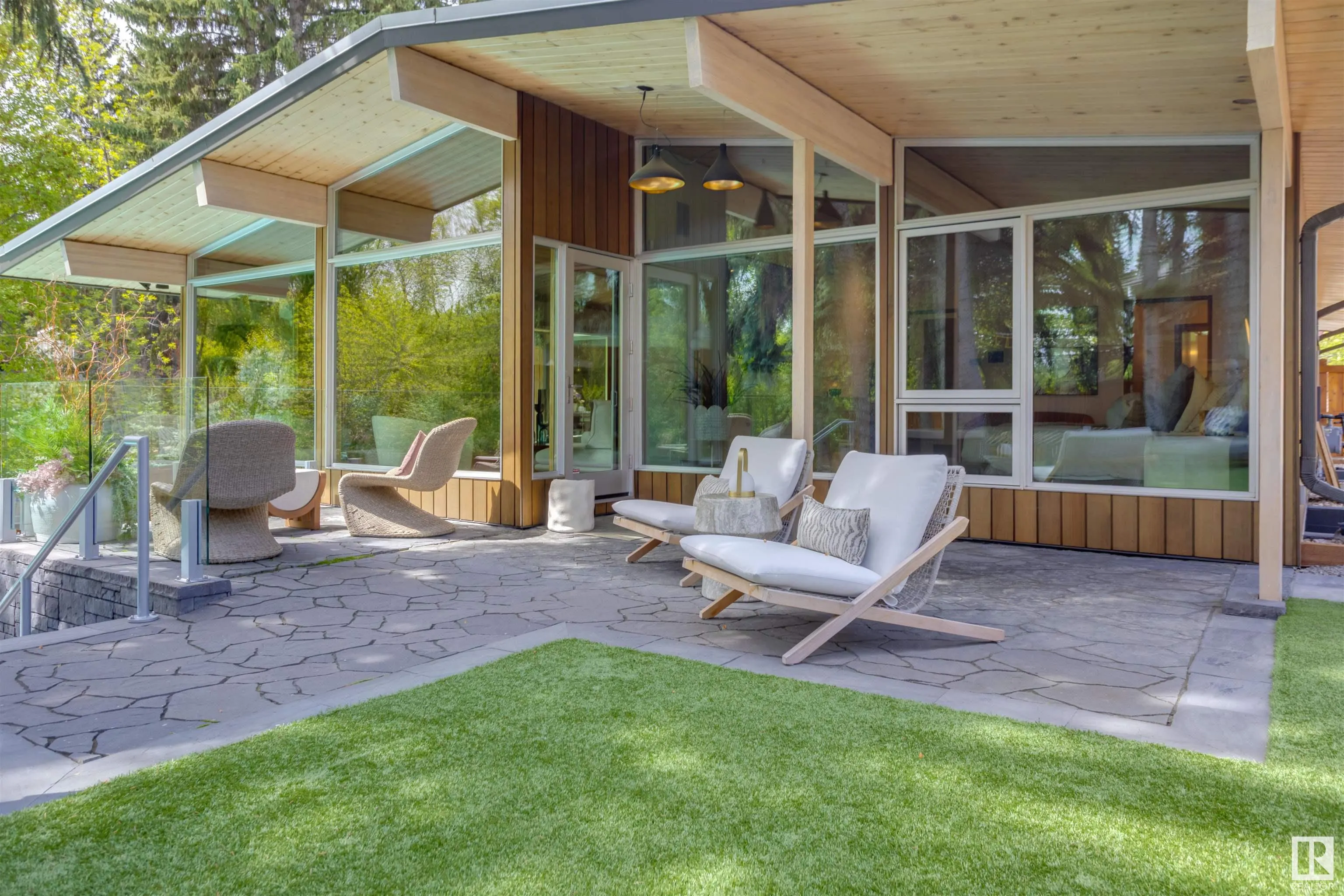 3 VALLEYVIEW Crescent