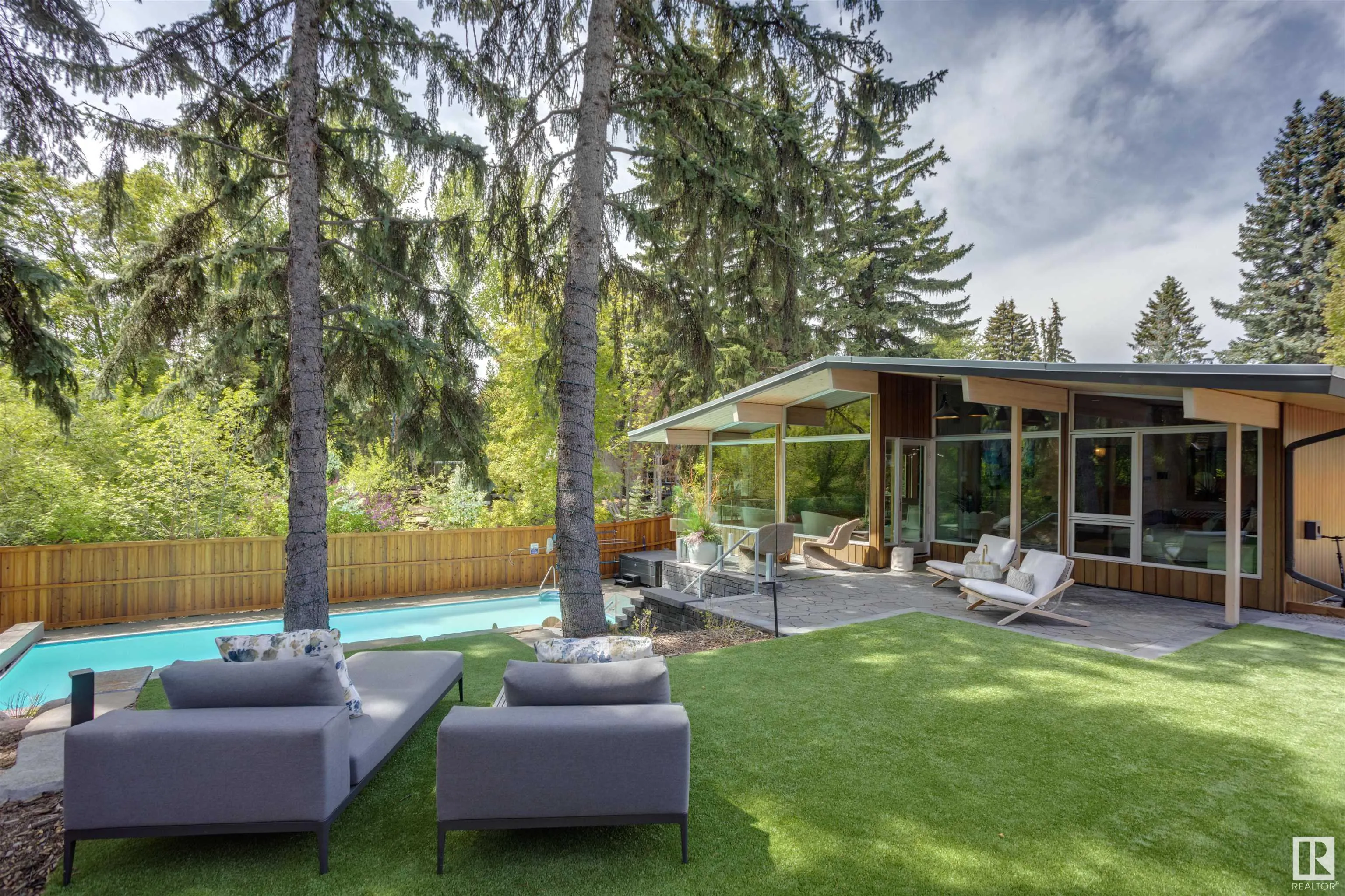 3 VALLEYVIEW Crescent