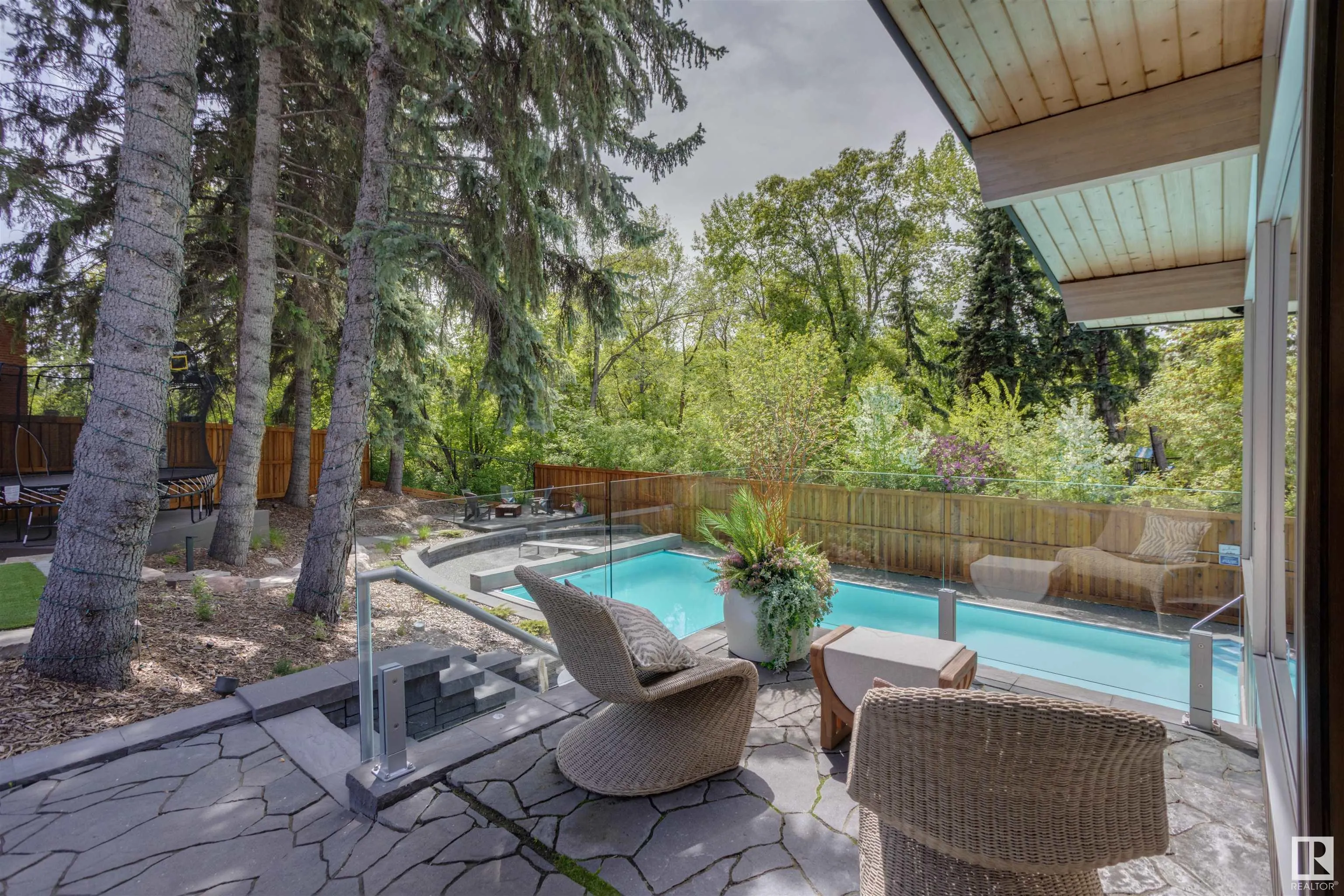 3 VALLEYVIEW Crescent