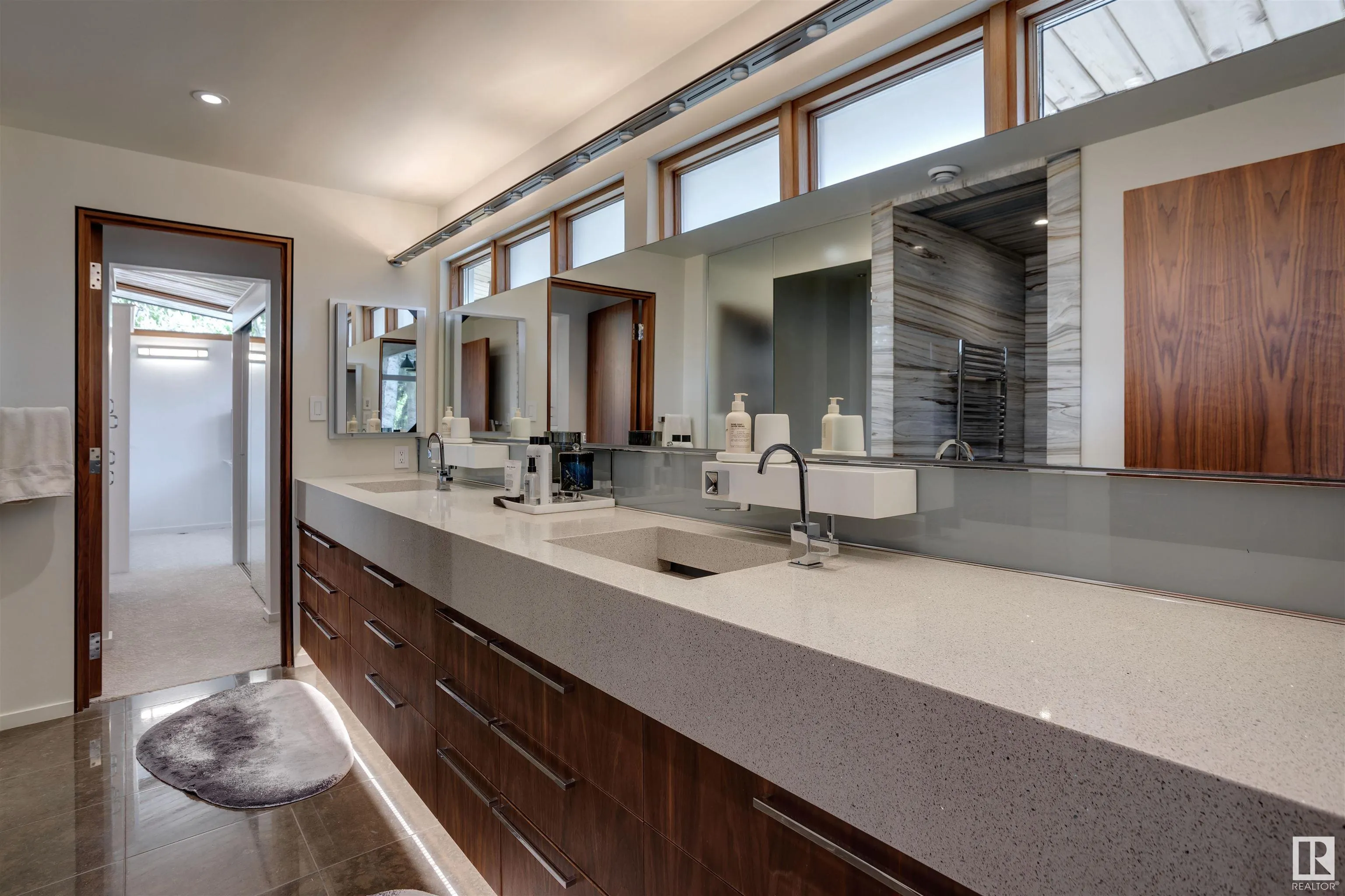 3 VALLEYVIEW Crescent