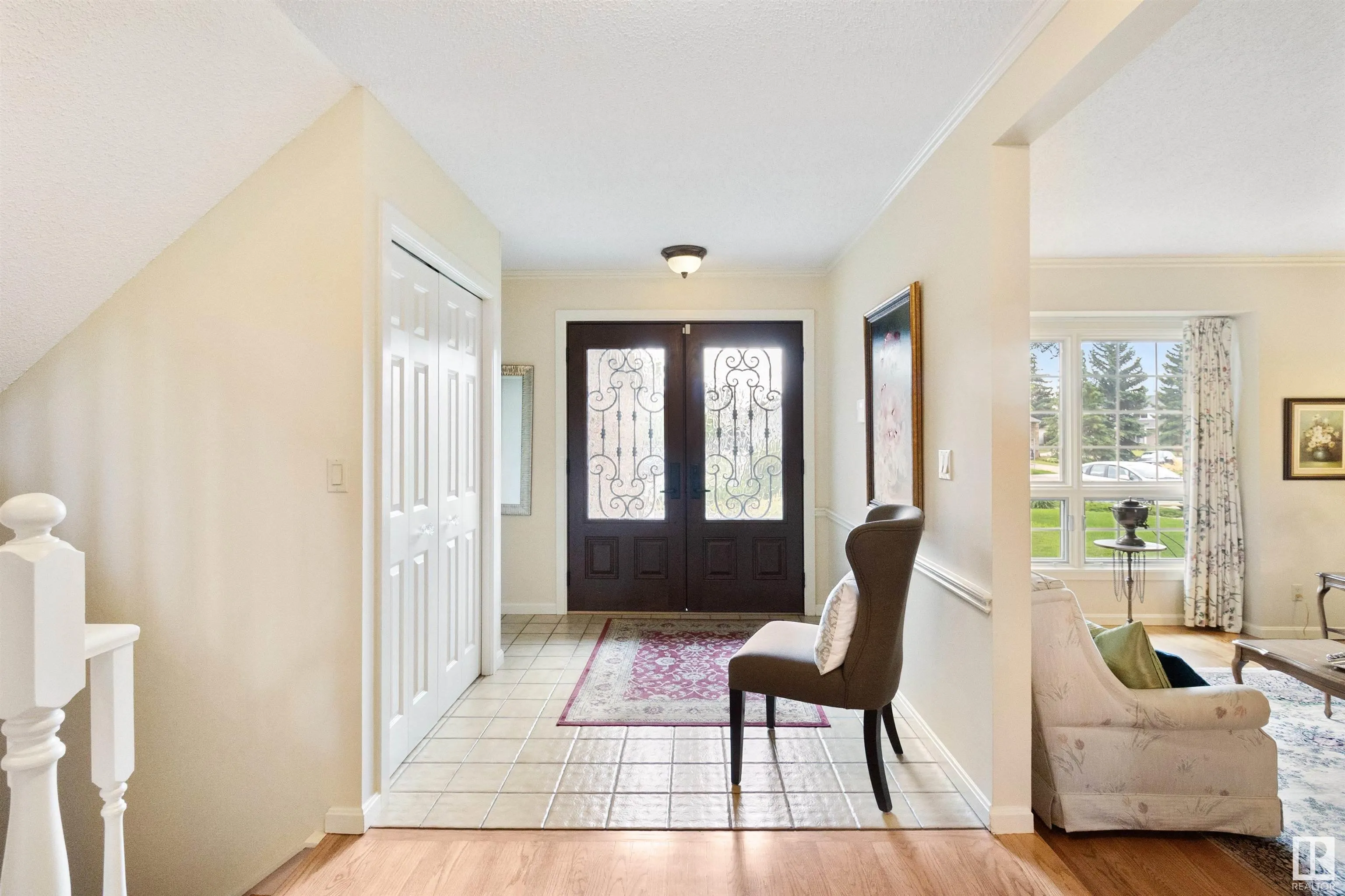 433 VILLAGE Drive