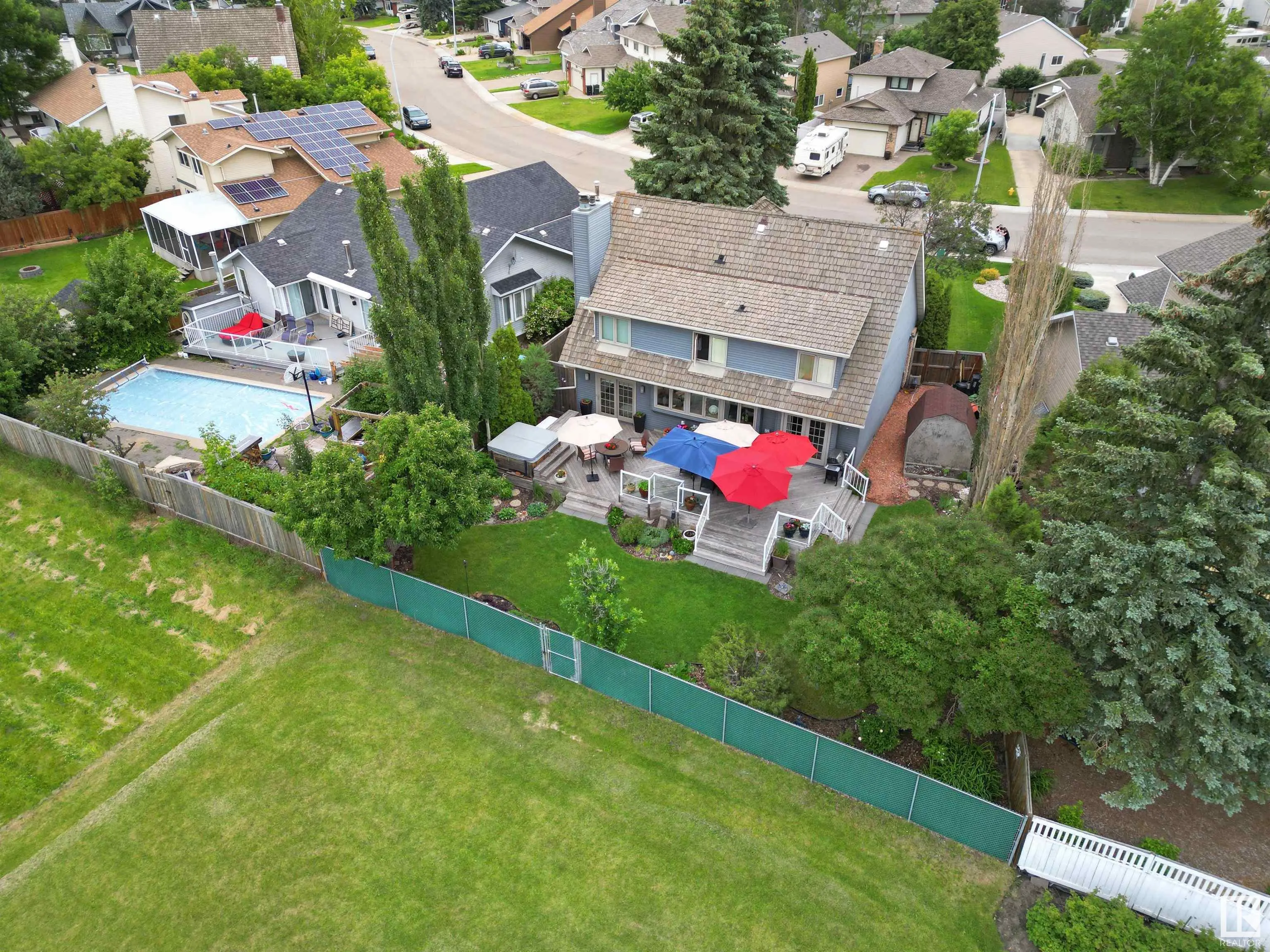 433 VILLAGE Drive