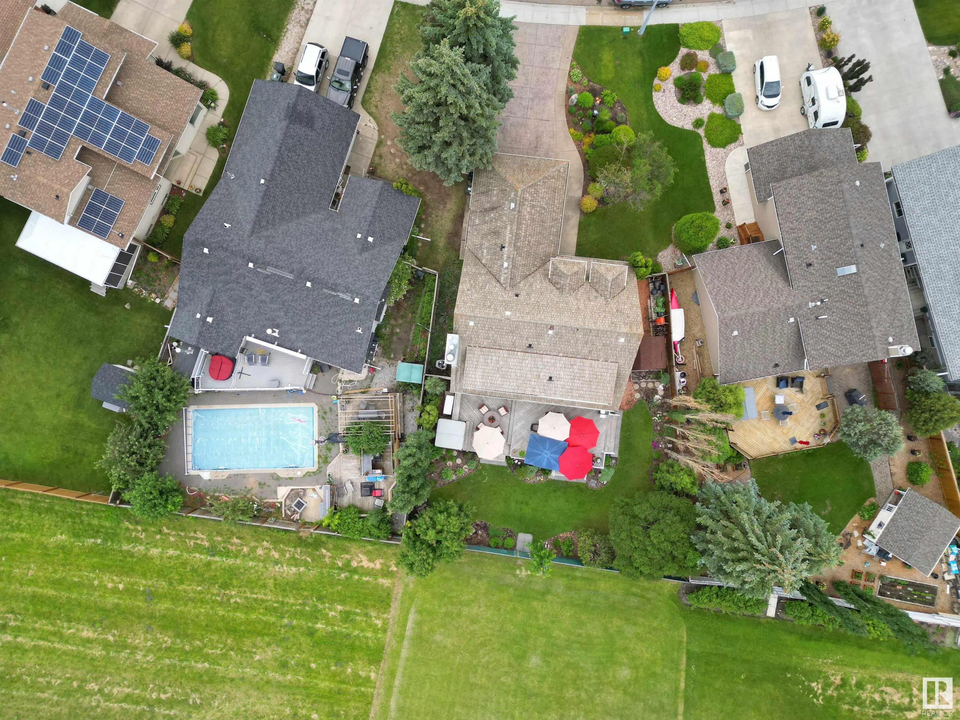 433 VILLAGE Drive