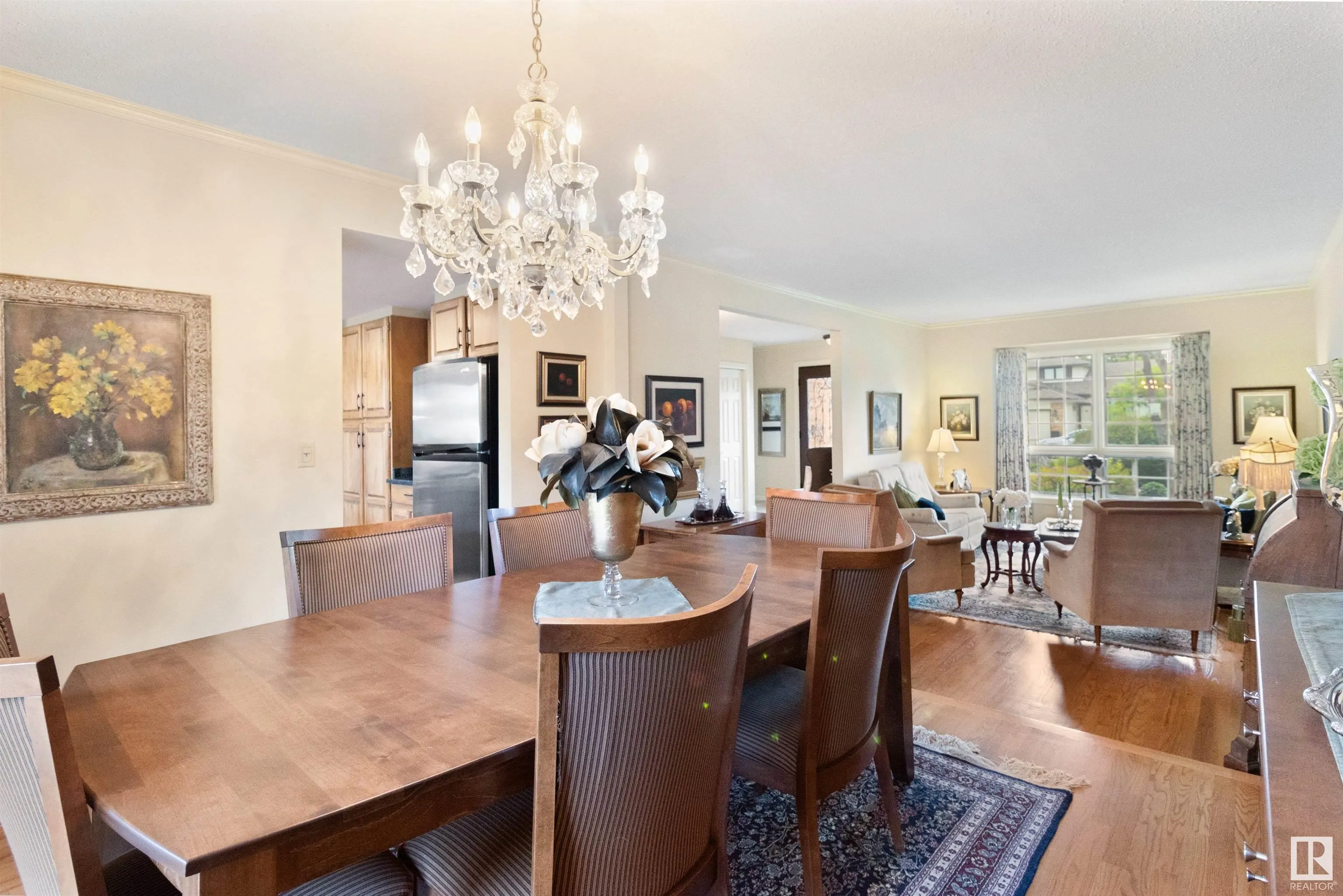 433 VILLAGE Drive