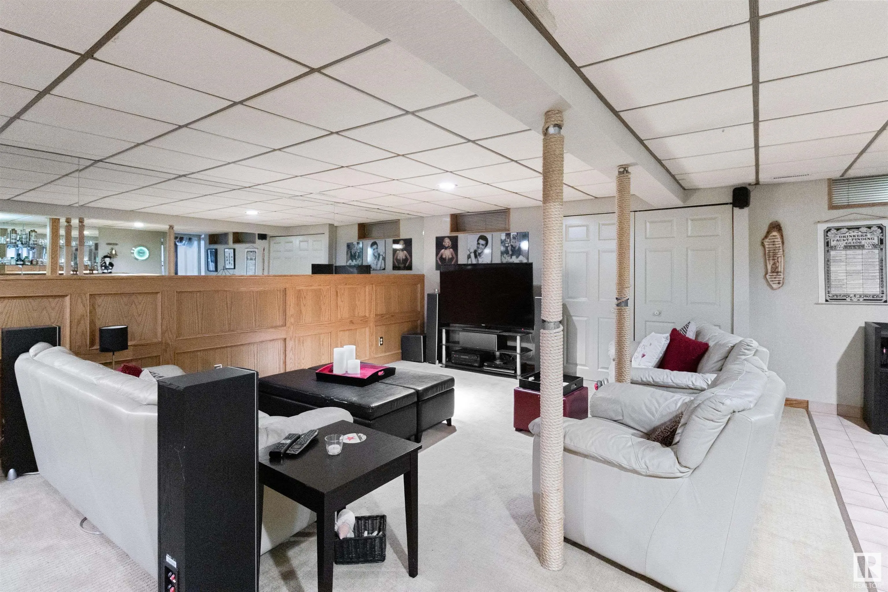 433 VILLAGE Drive