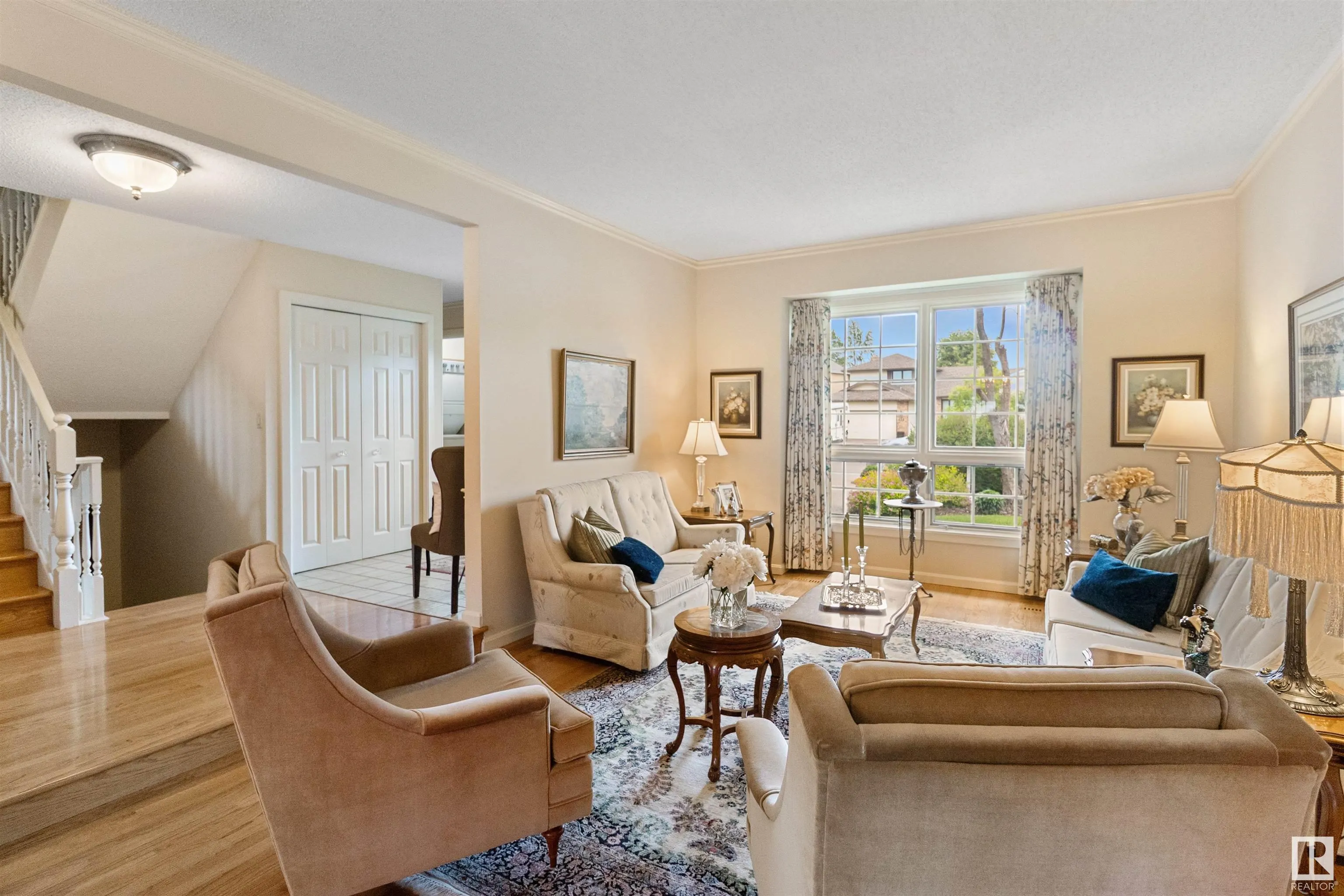 433 VILLAGE Drive