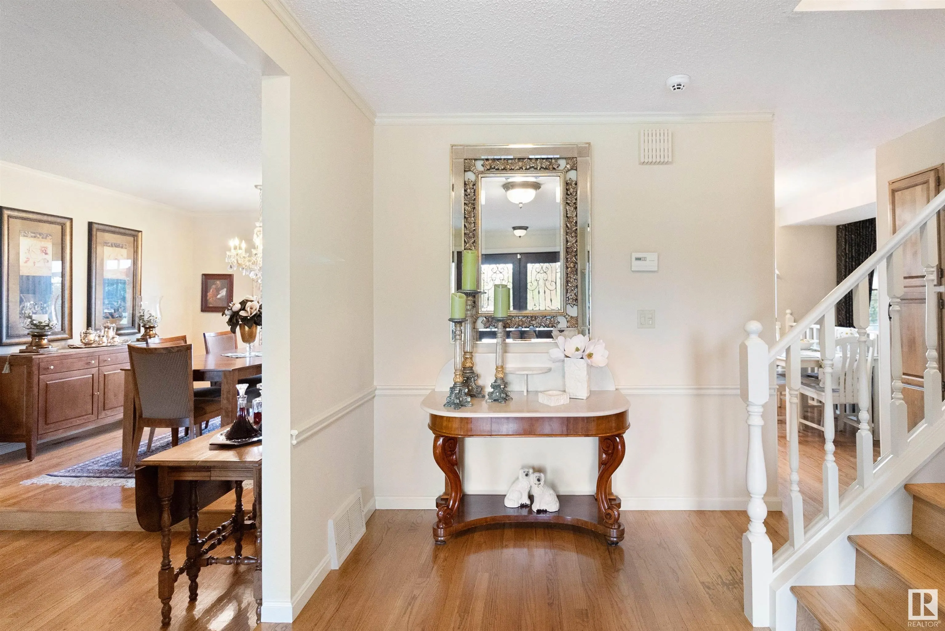 433 VILLAGE Drive