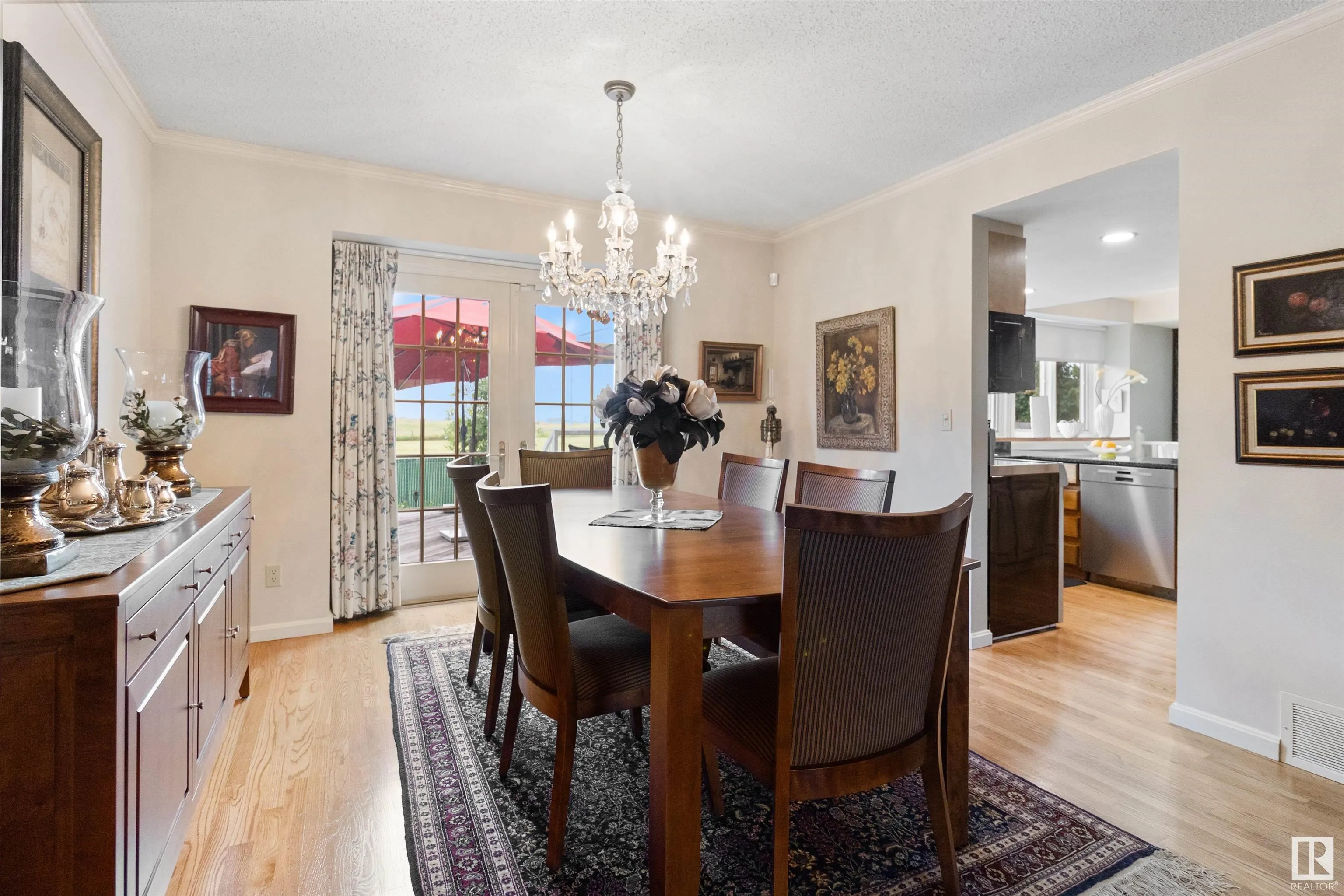 433 VILLAGE Drive