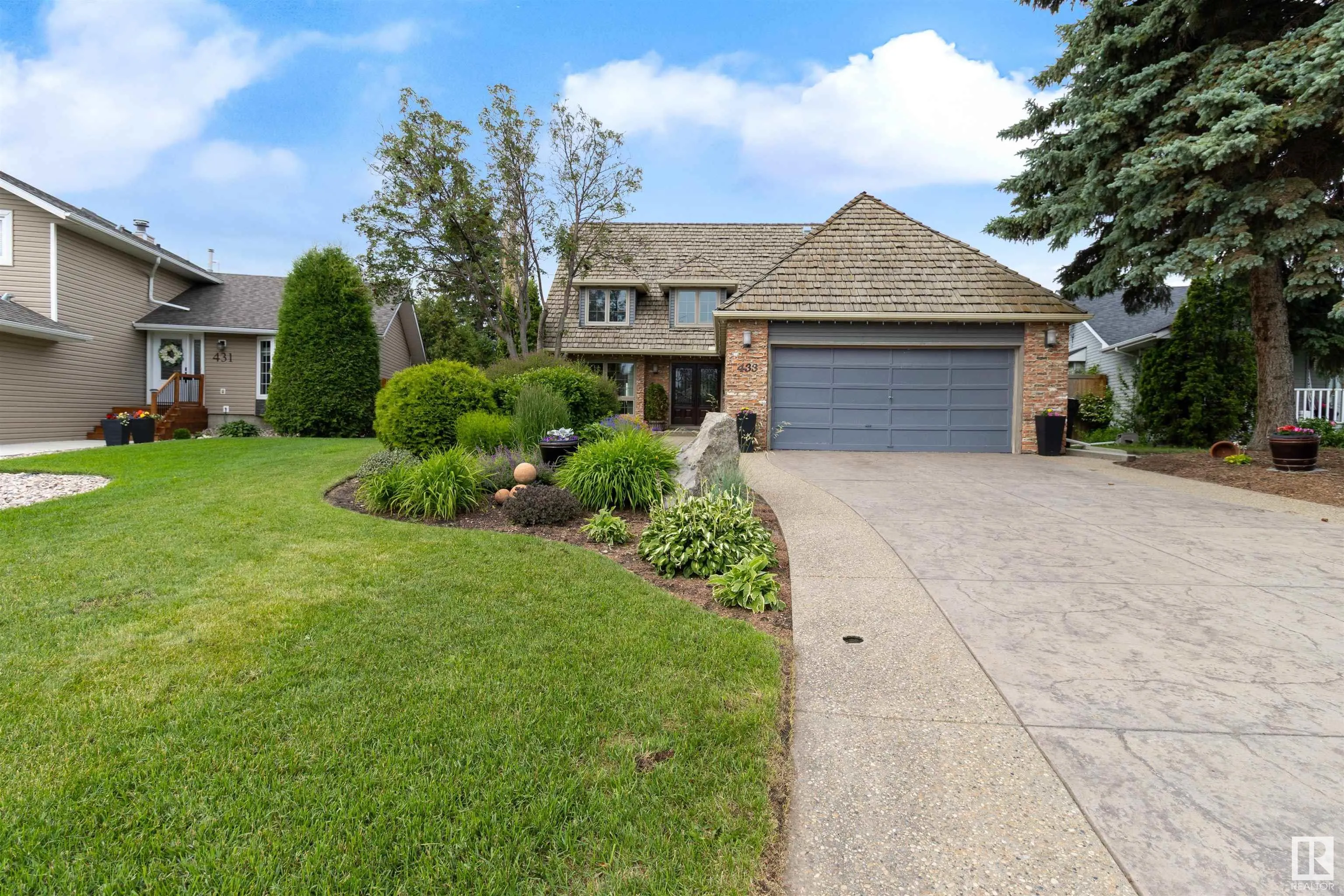 433 VILLAGE Drive