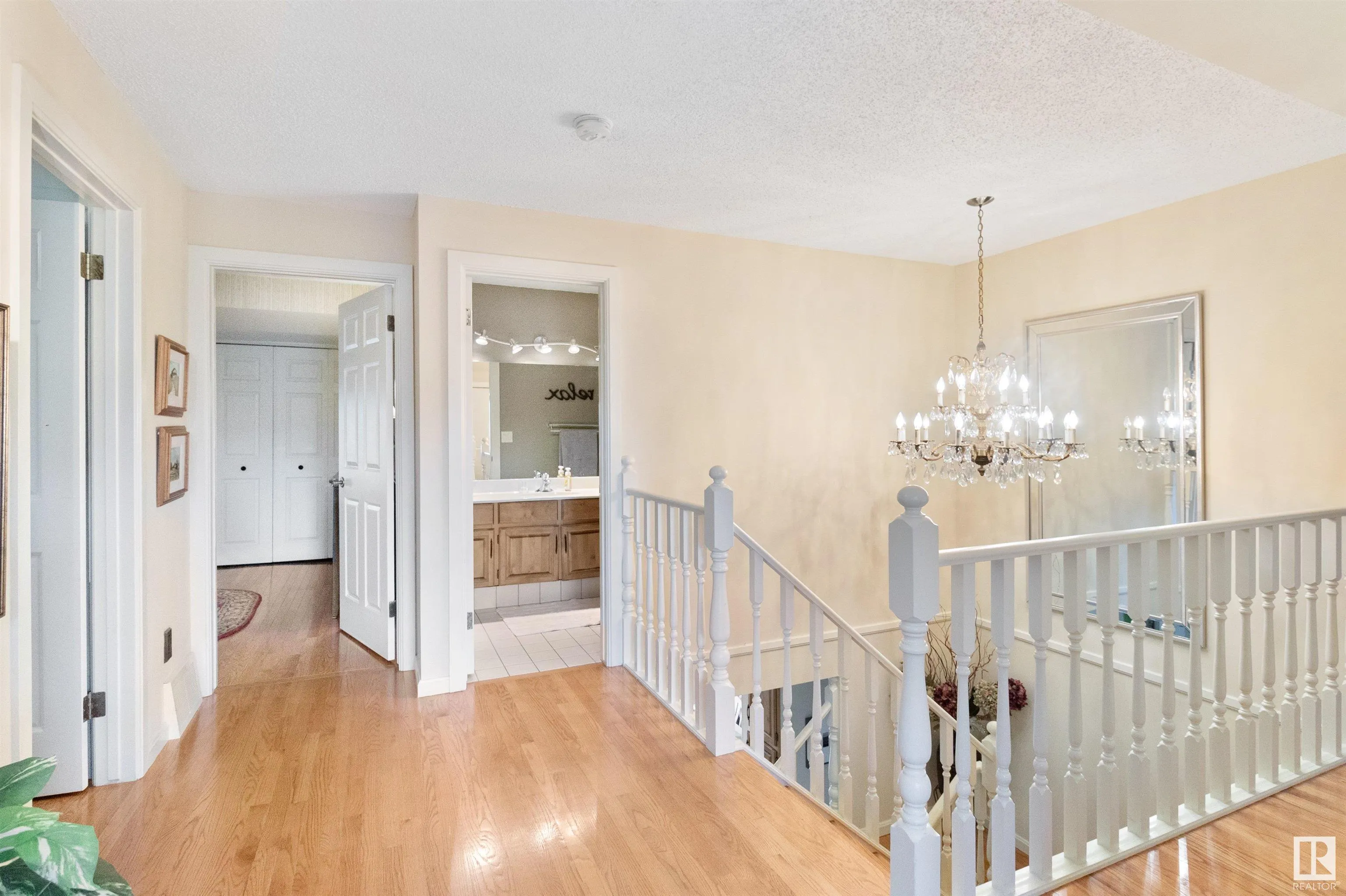 433 VILLAGE Drive