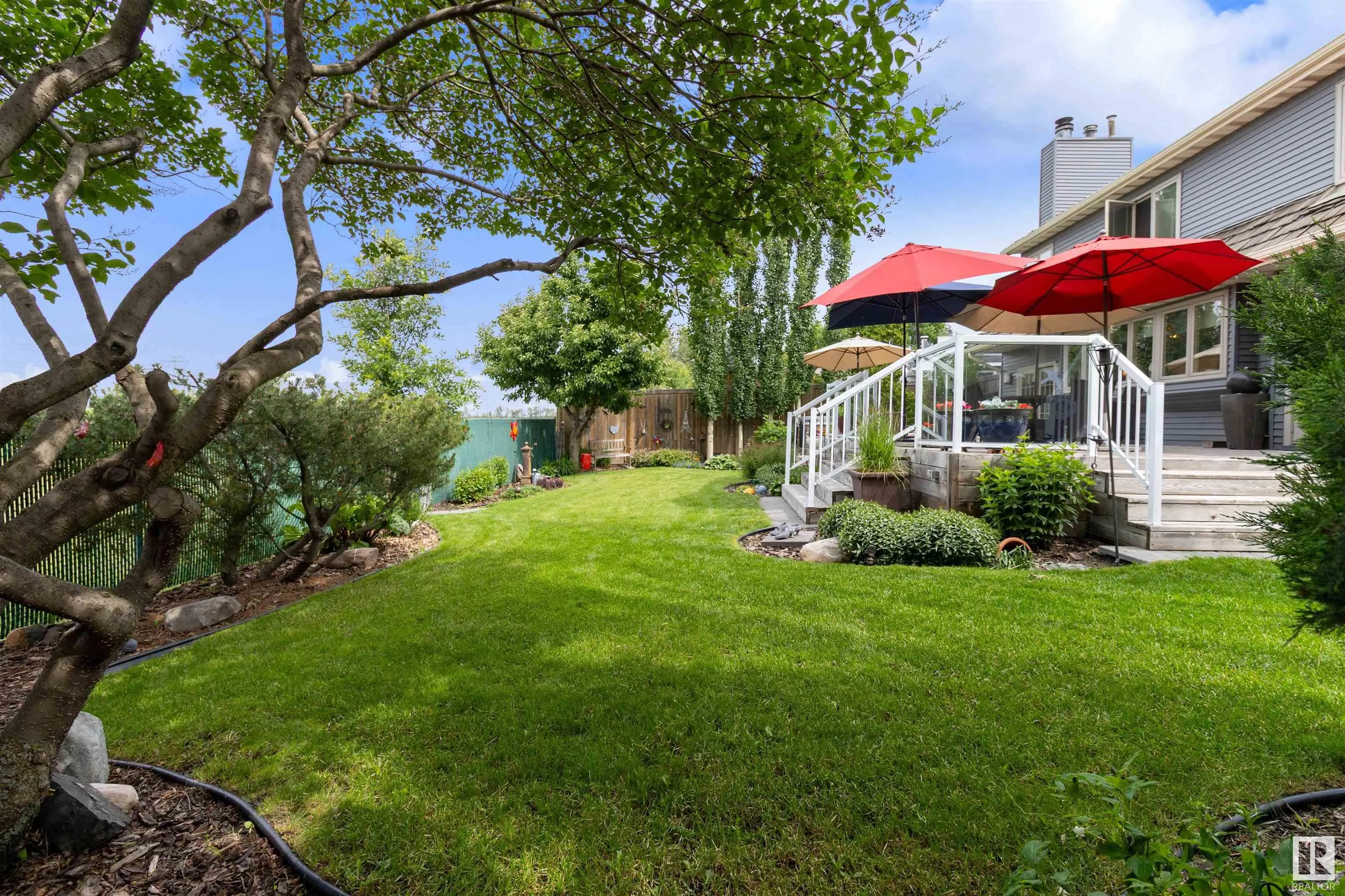 433 VILLAGE Drive