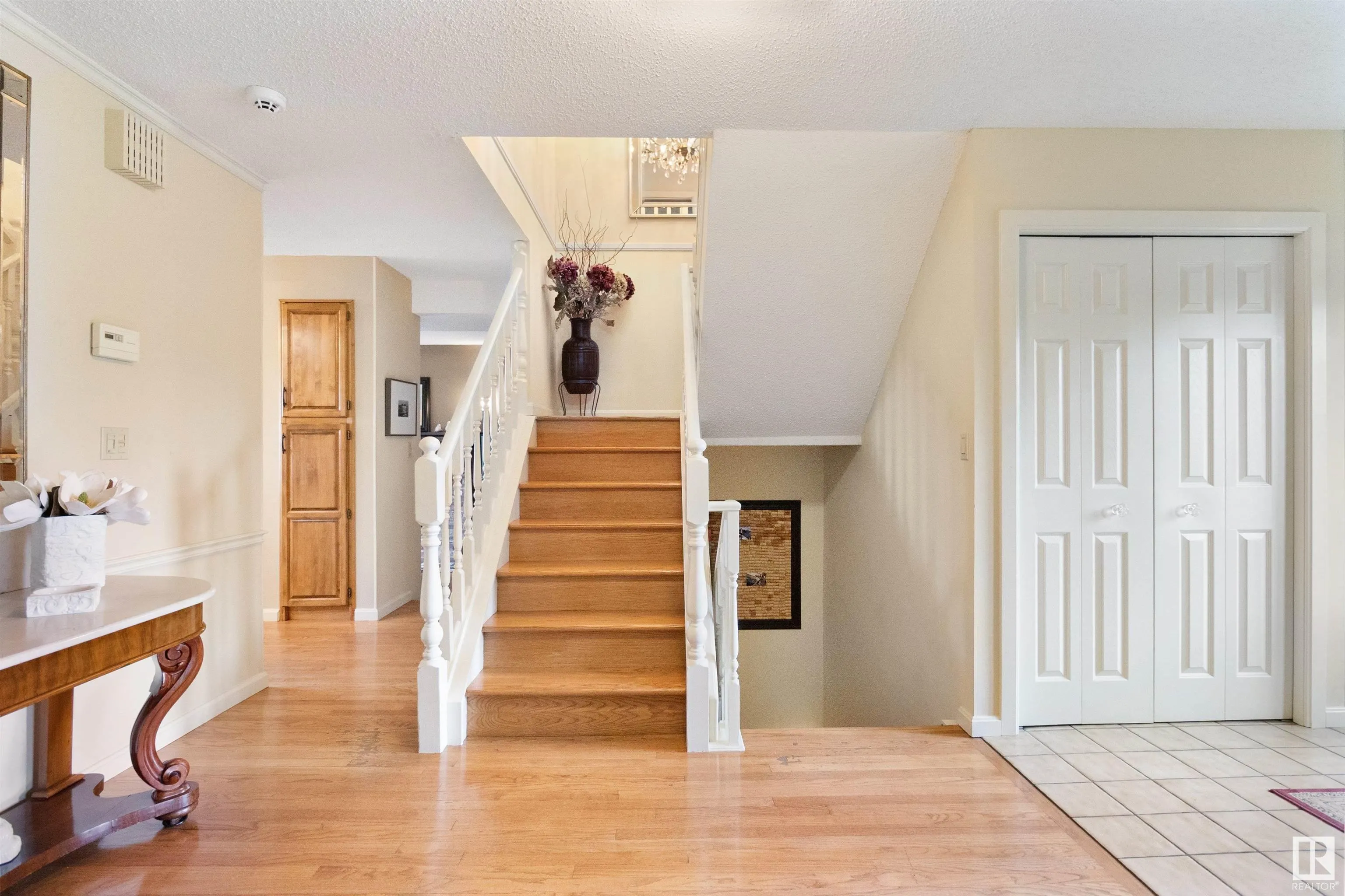 433 VILLAGE Drive