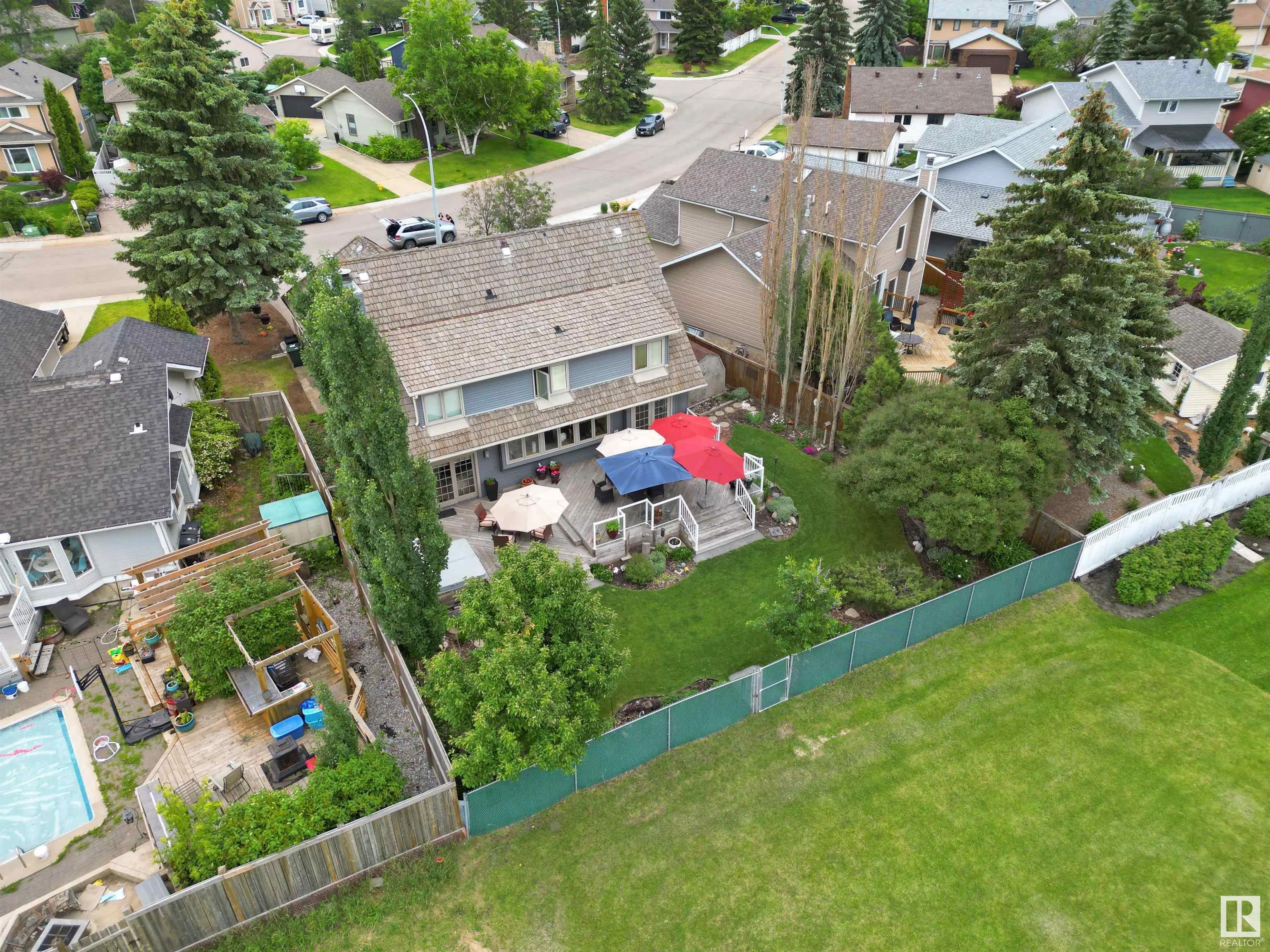 433 VILLAGE Drive