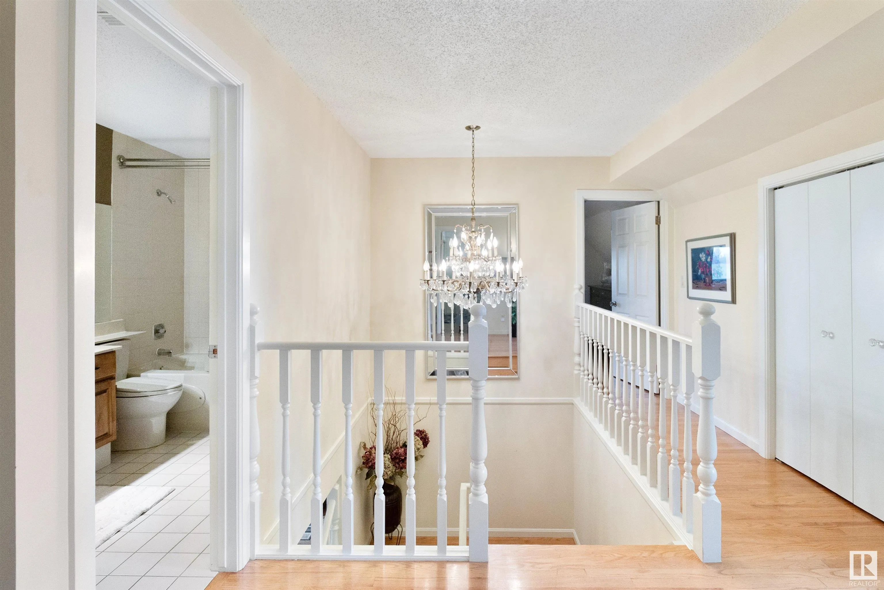 433 VILLAGE Drive