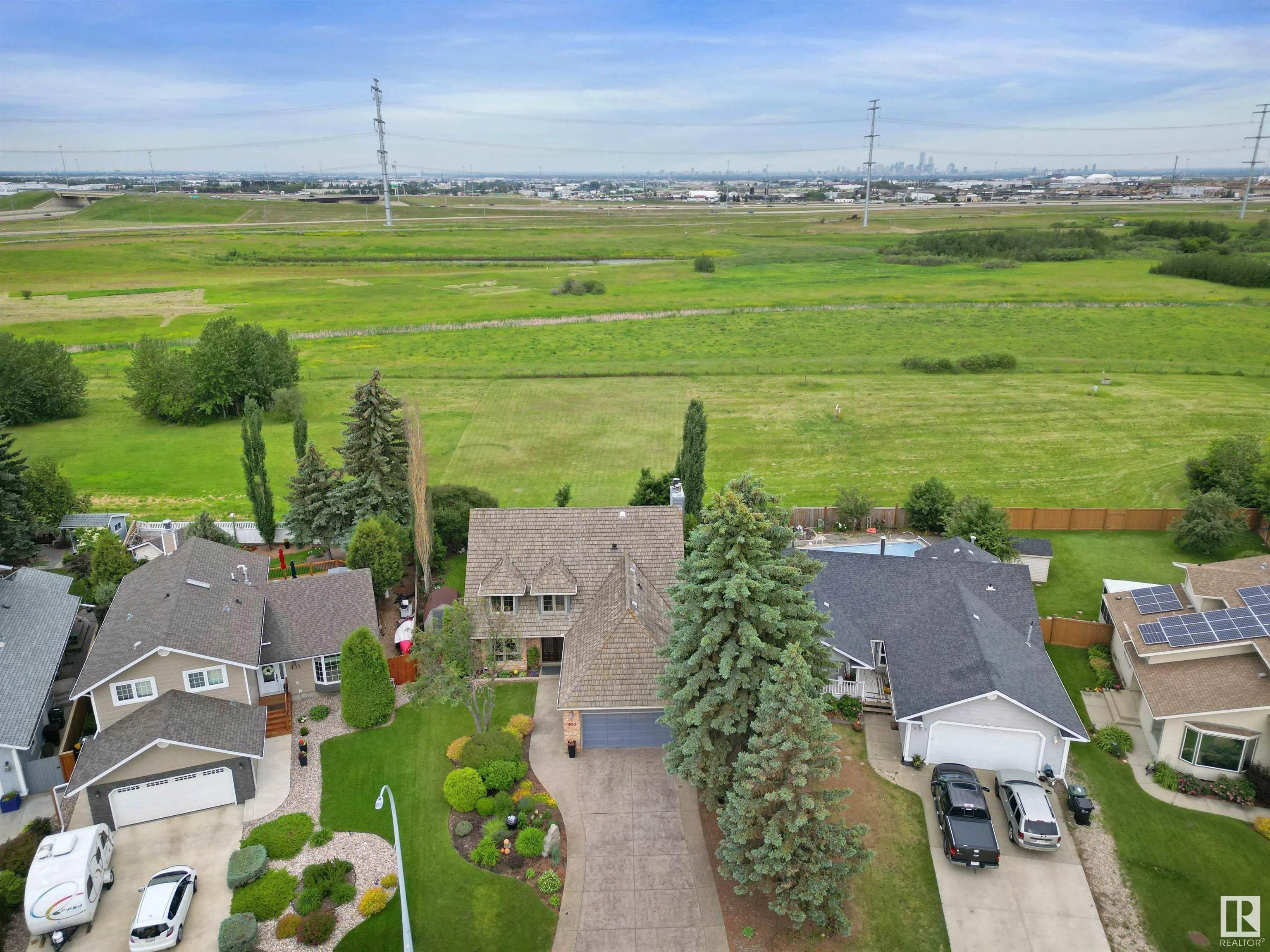 433 VILLAGE Drive