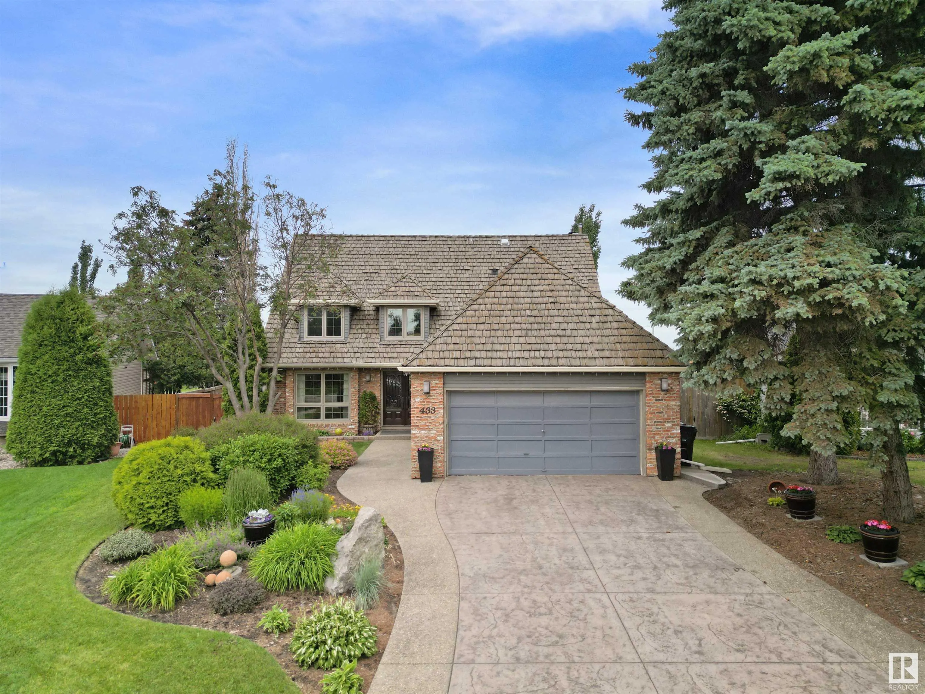 433 VILLAGE Drive