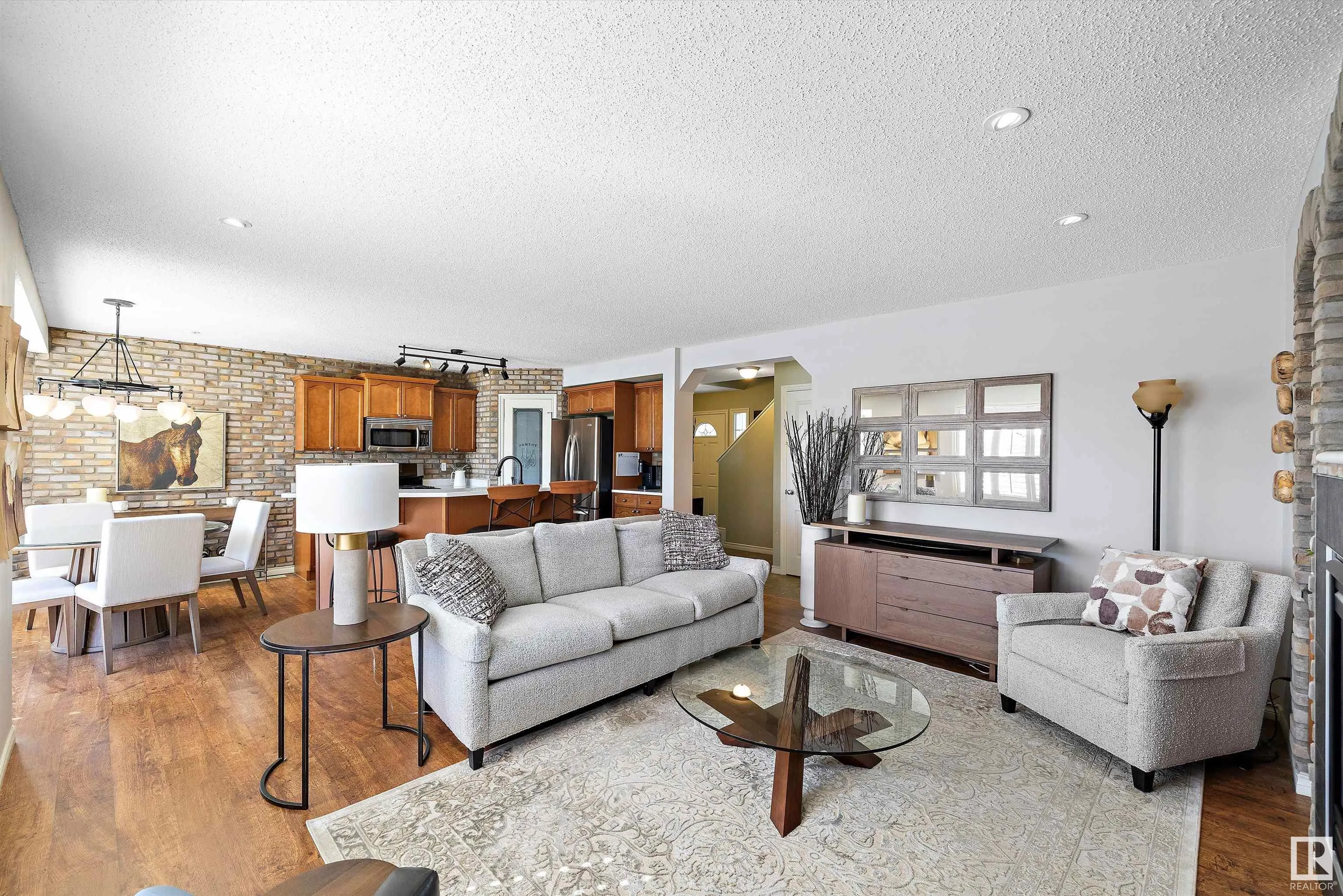 68 GREYSTONE Crescent