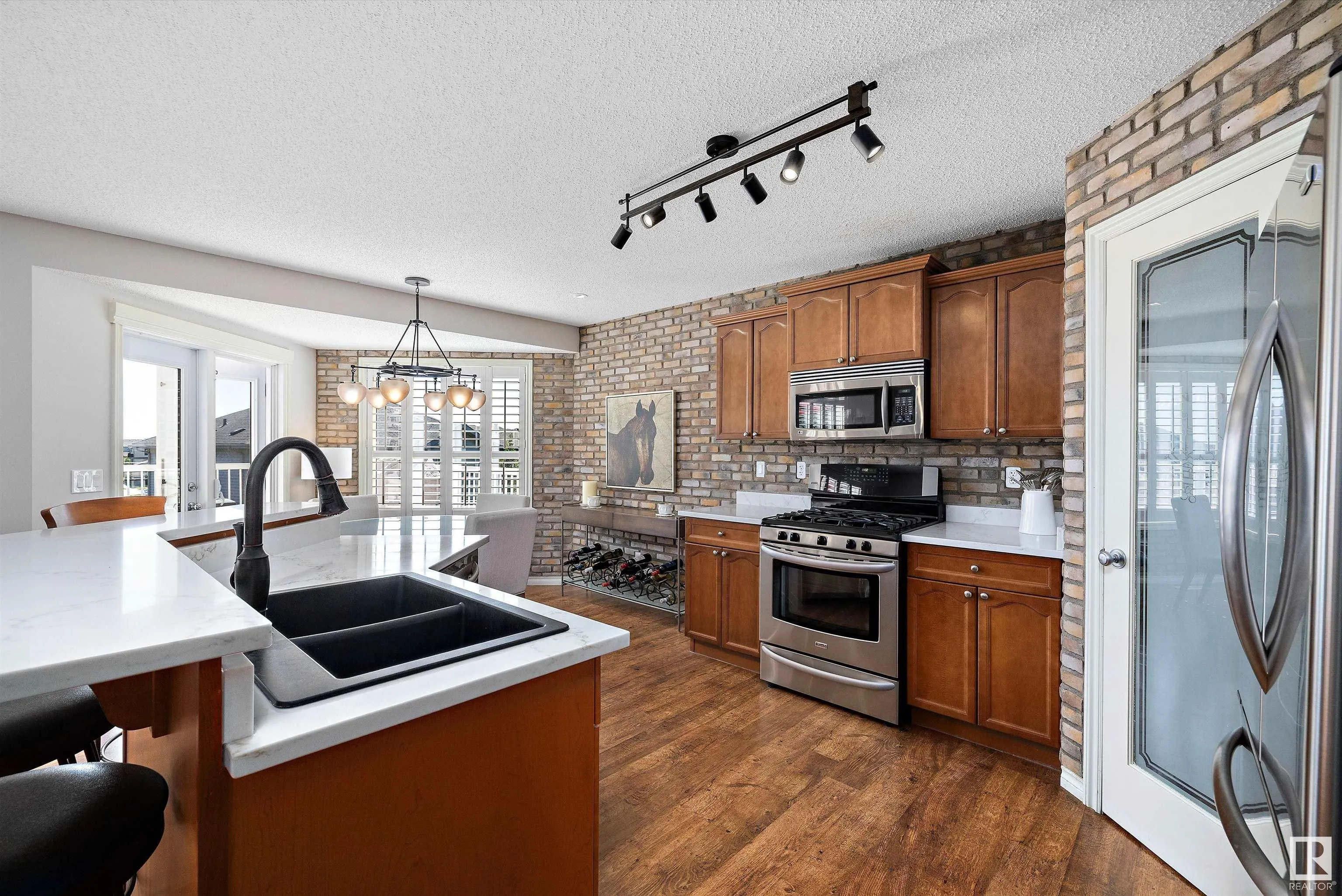68 GREYSTONE Crescent
