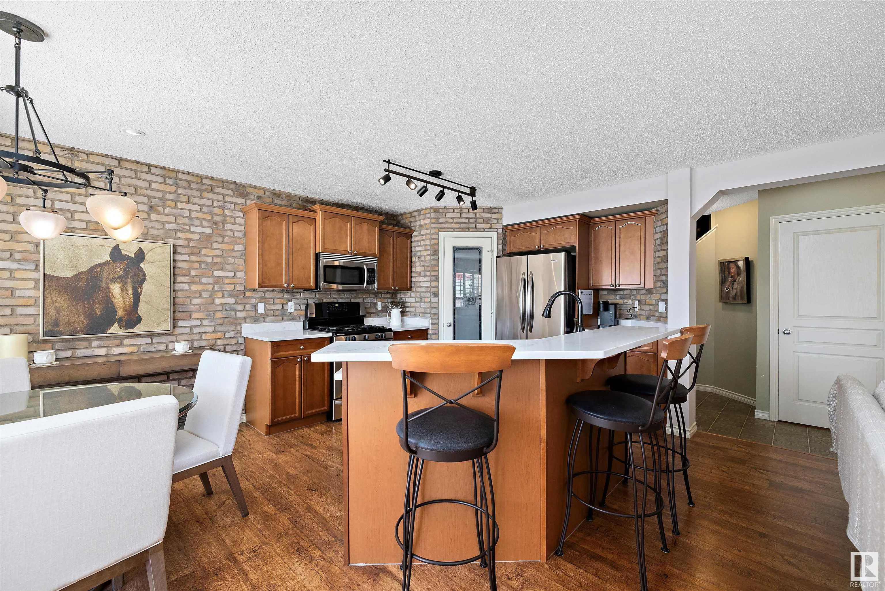 68 GREYSTONE Crescent
