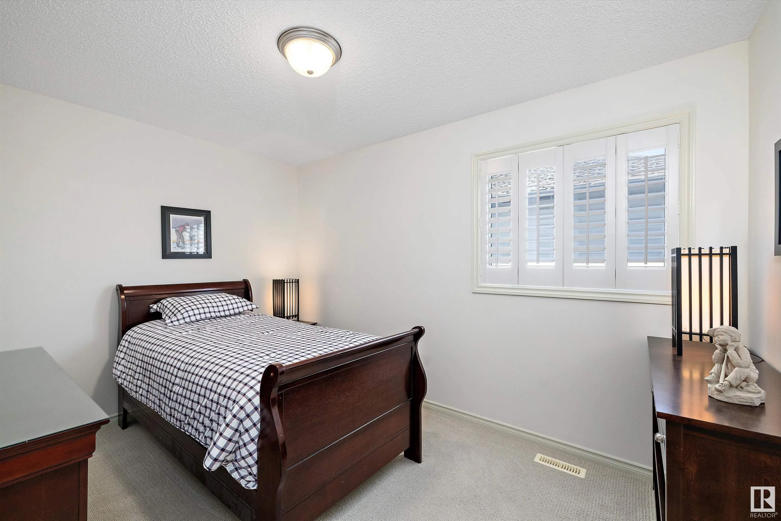 68 GREYSTONE Crescent