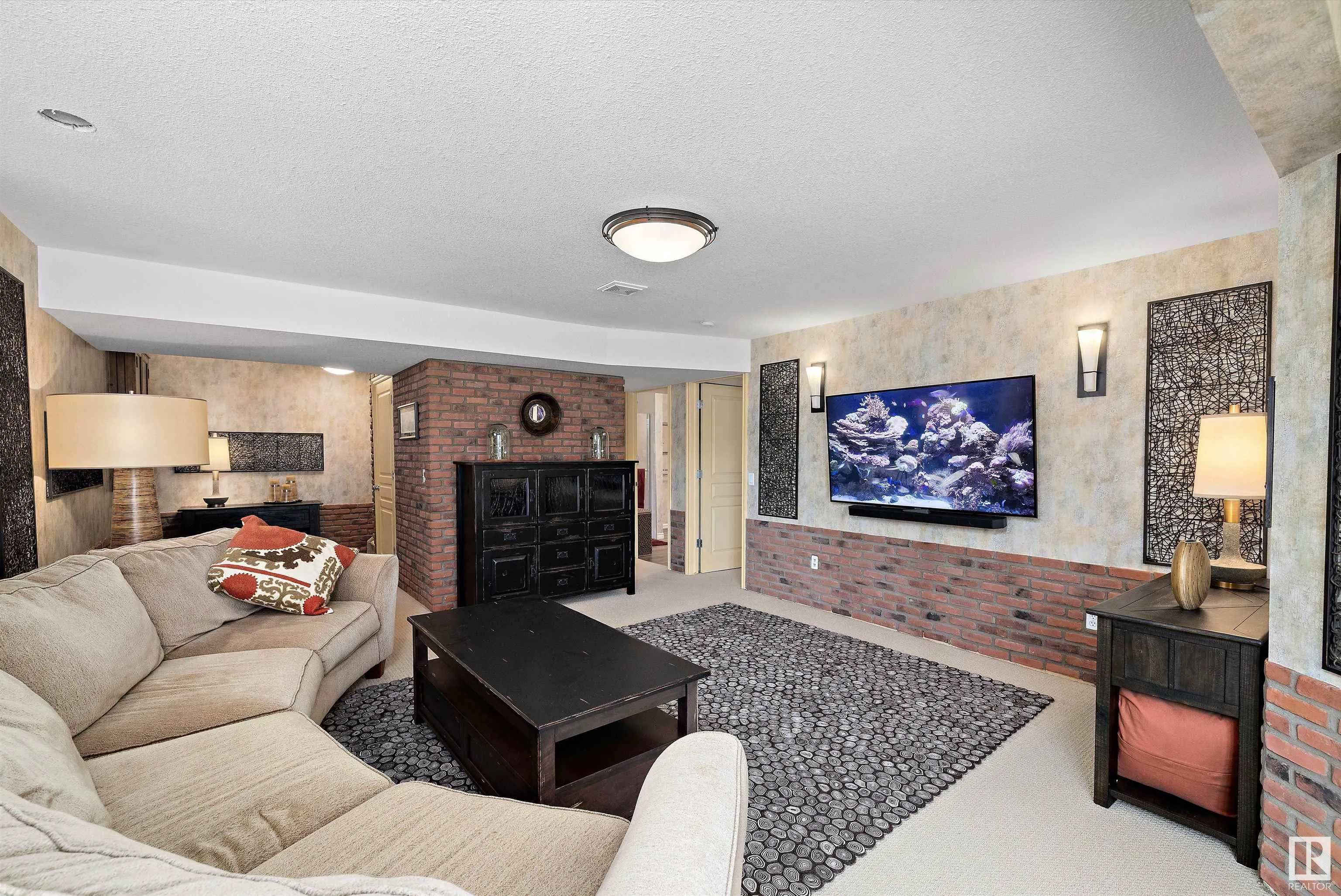 68 GREYSTONE Crescent