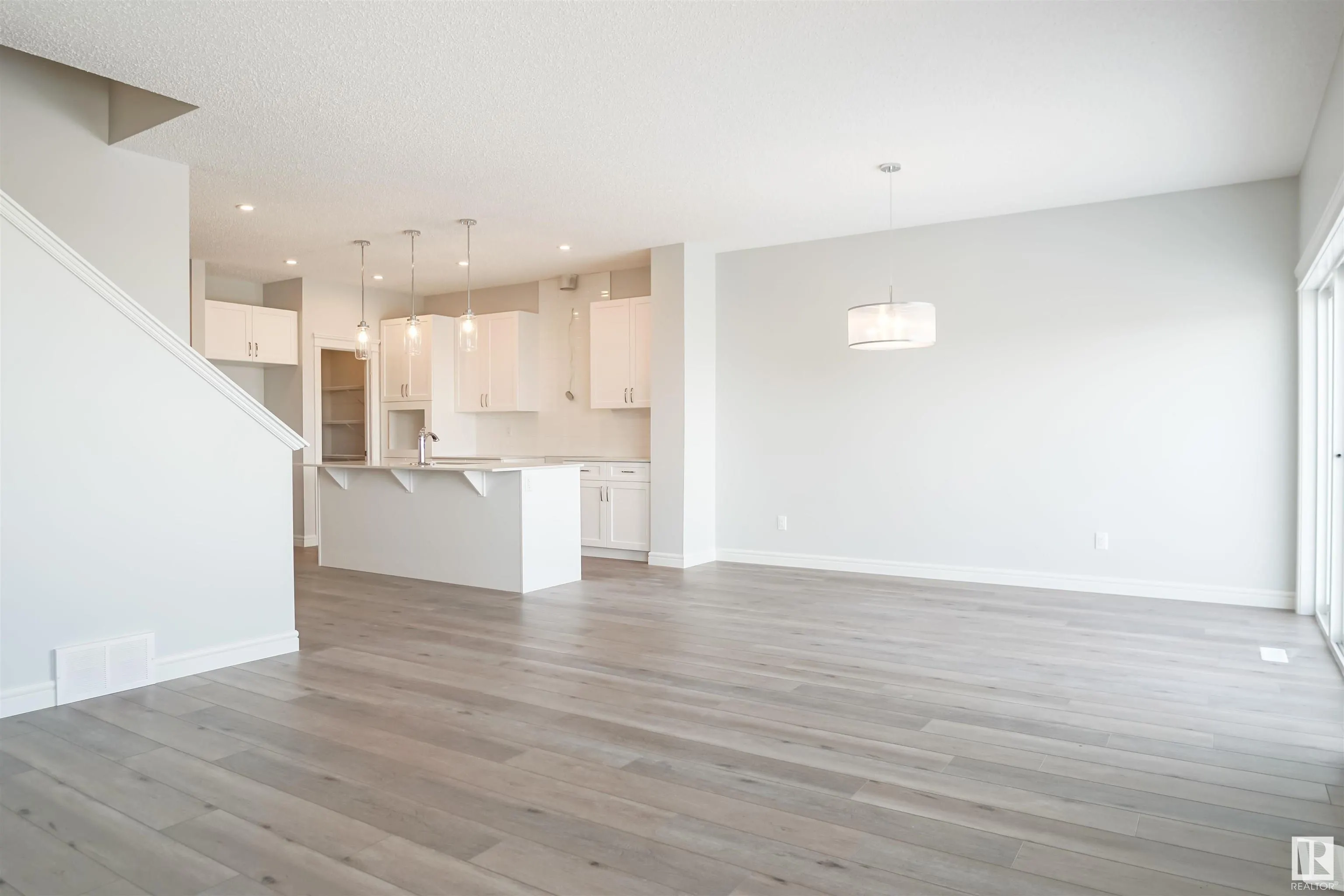 9736 CARSON Place
