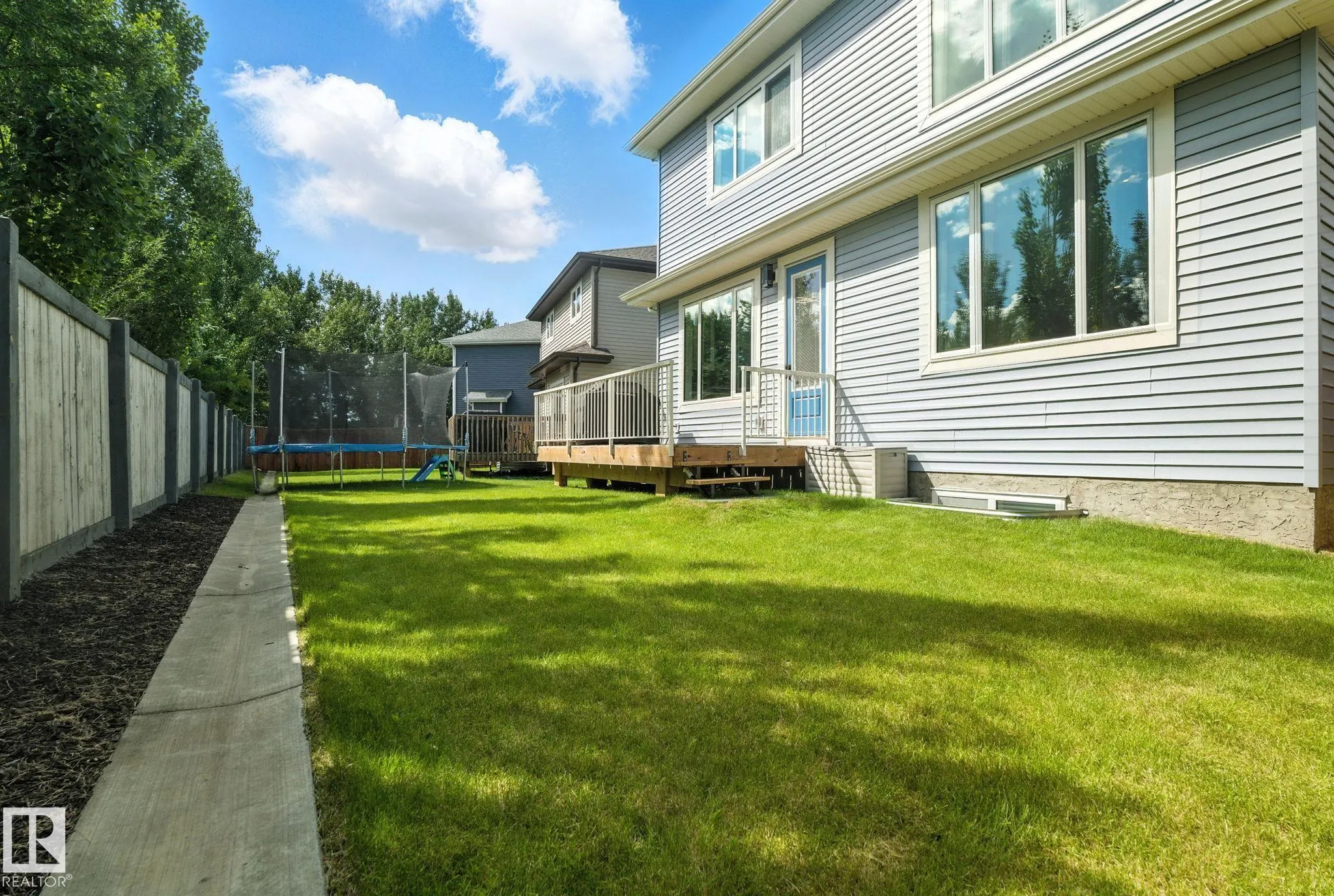 53 AUTUMNWOOD Crescent