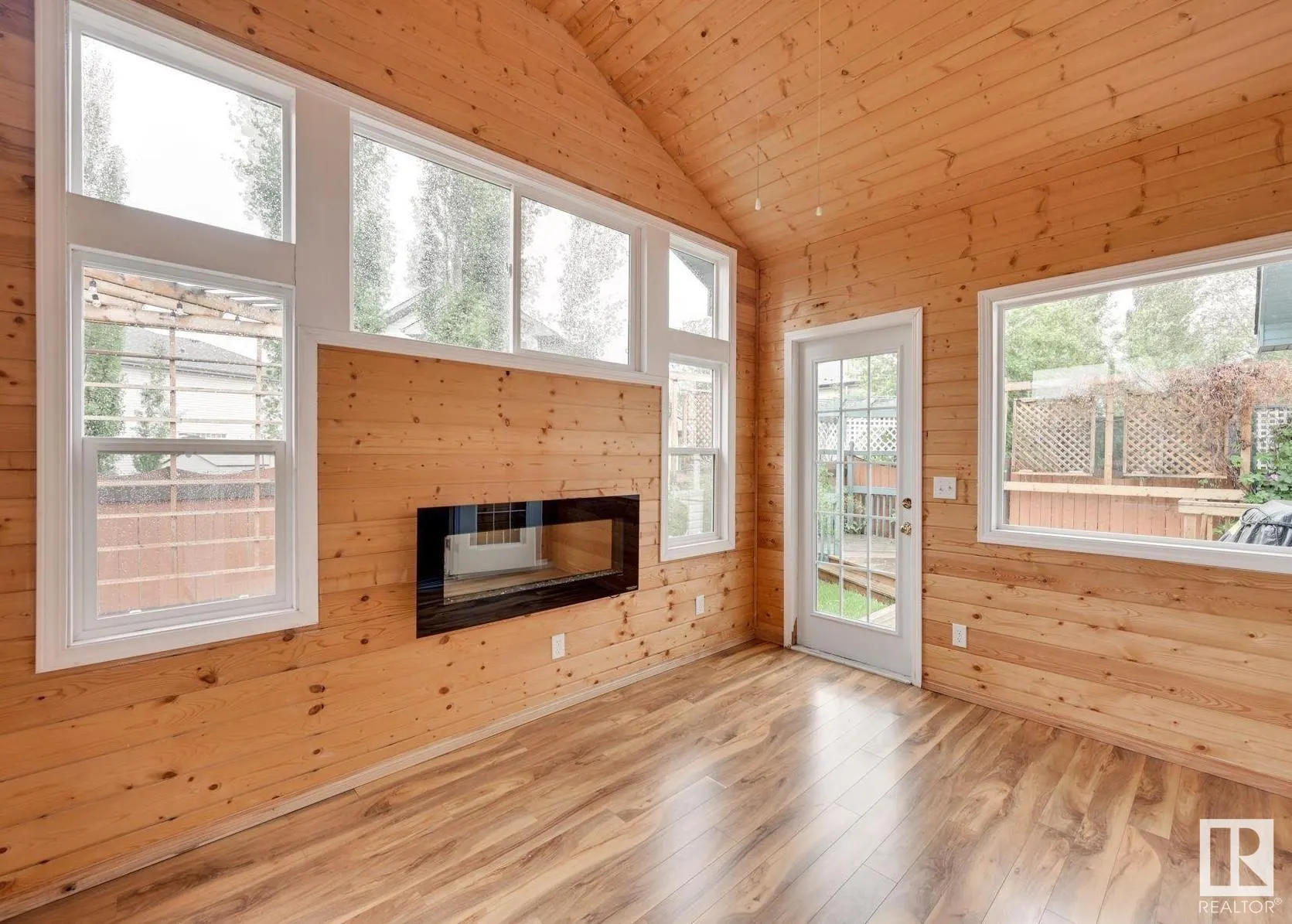 213 DEER RIDGE Drive
