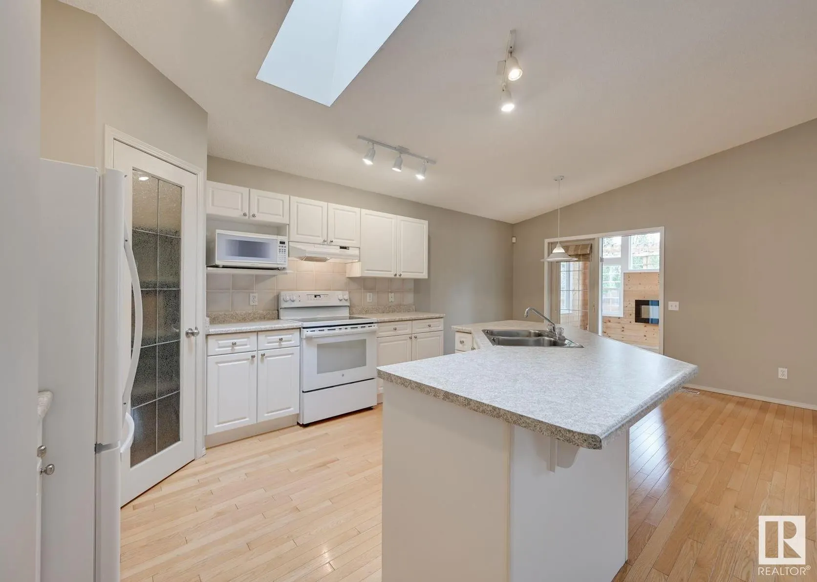 213 DEER RIDGE Drive