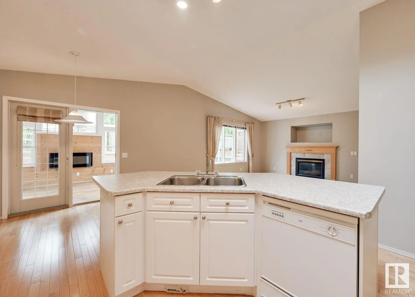 213 DEER RIDGE Drive