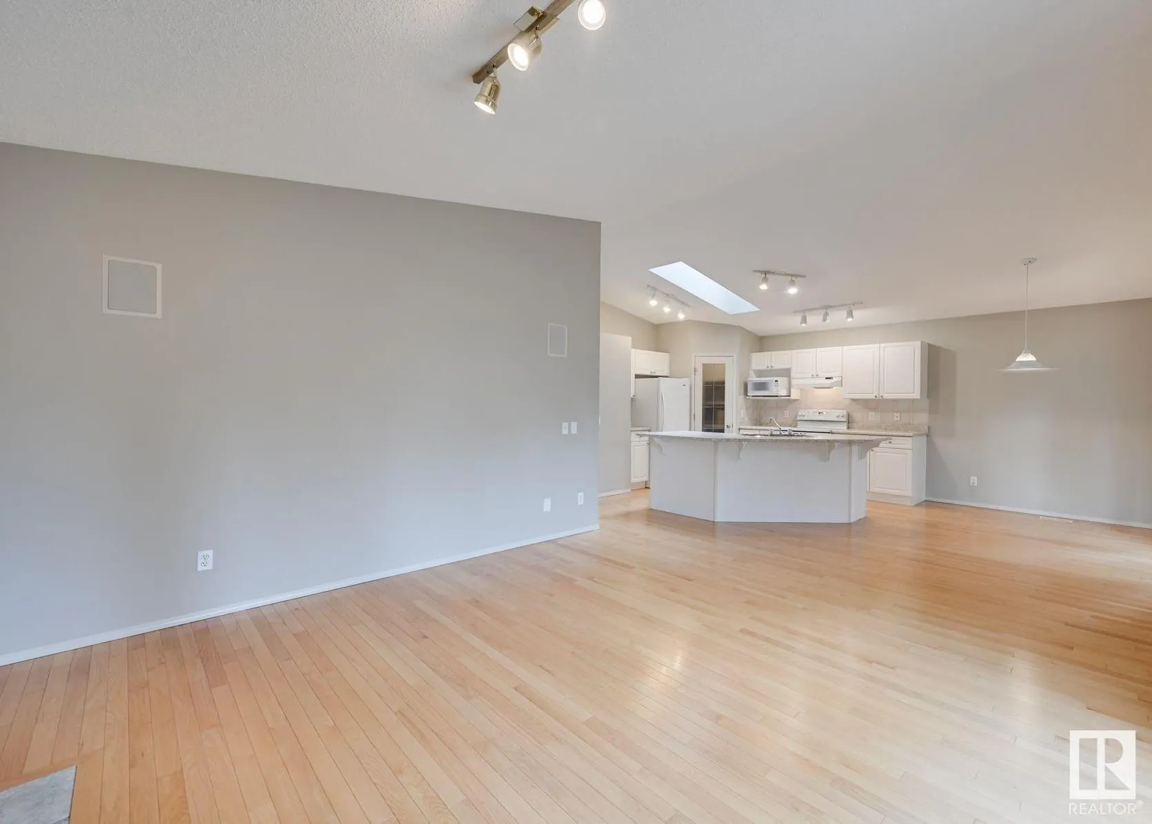 213 DEER RIDGE Drive