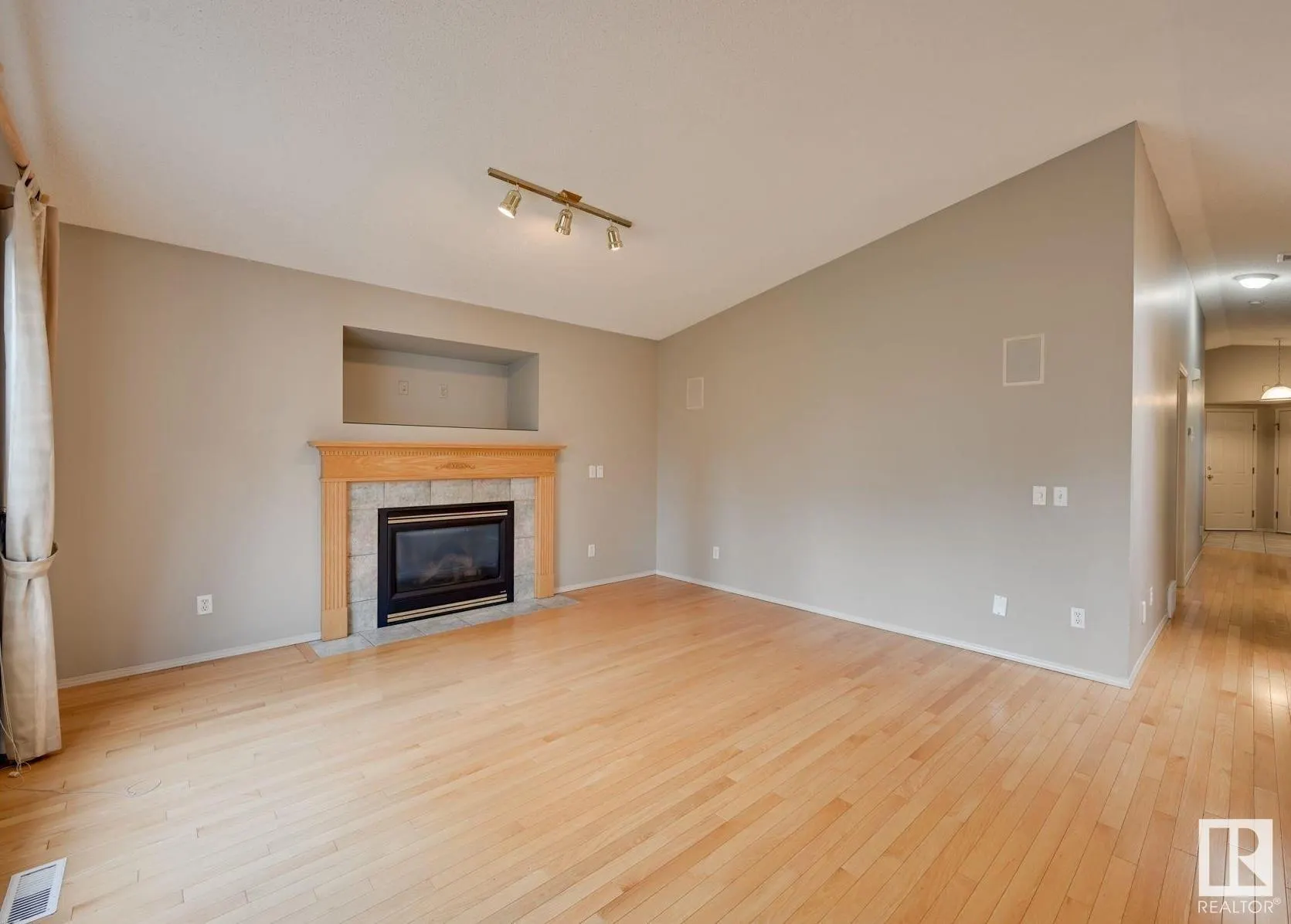 213 DEER RIDGE Drive