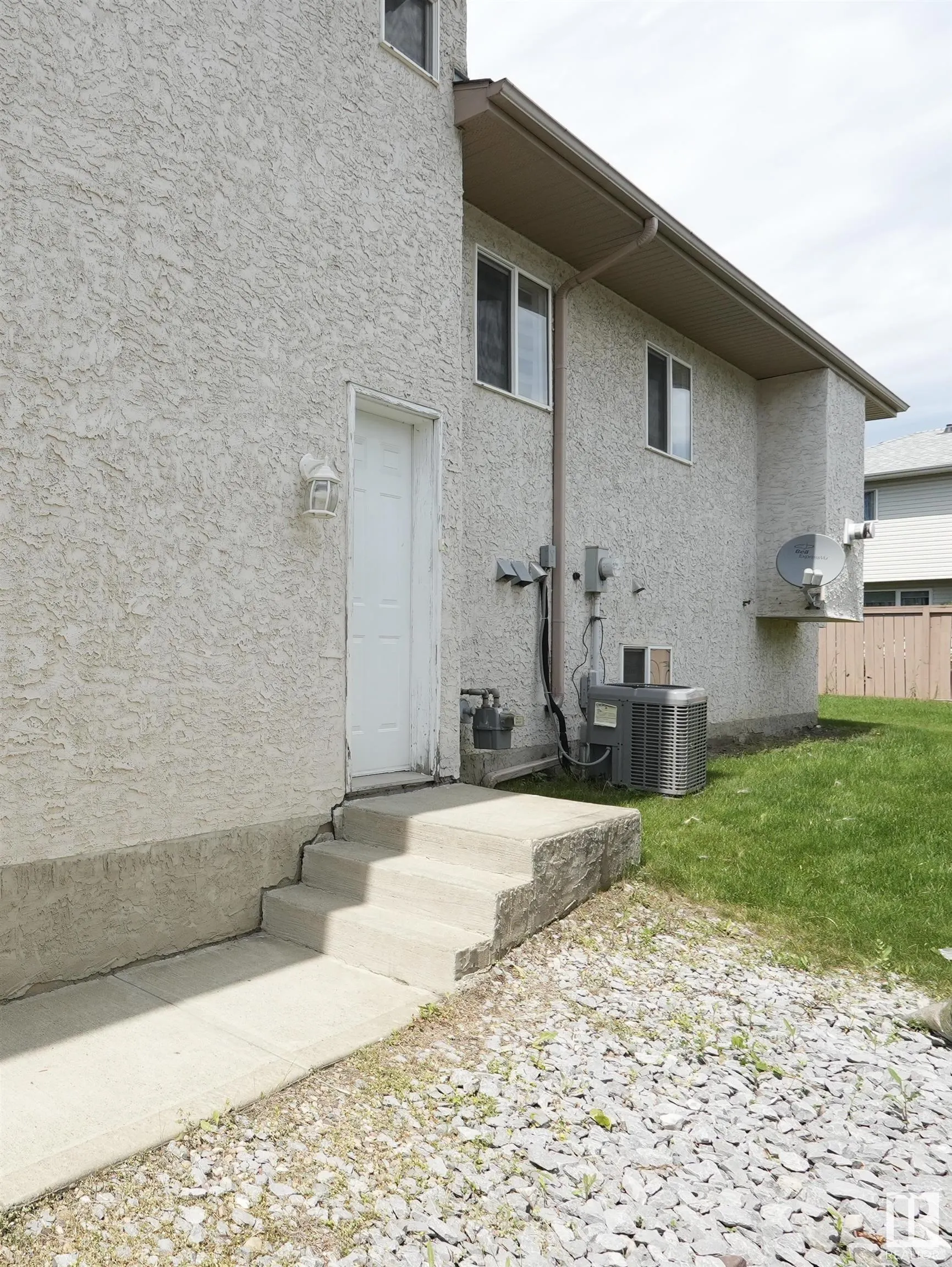 2218 Kaufman Way