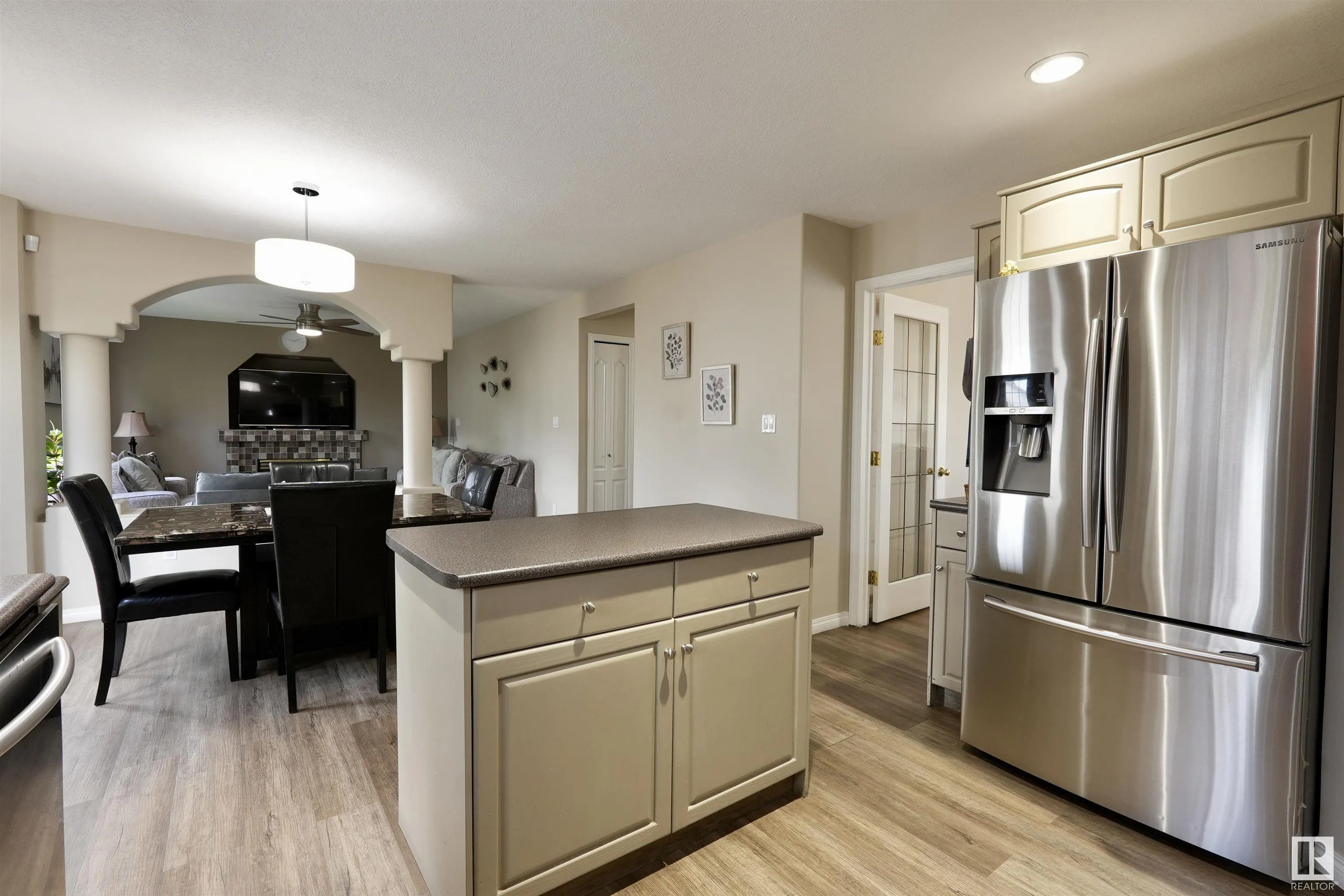 2218 Kaufman Way