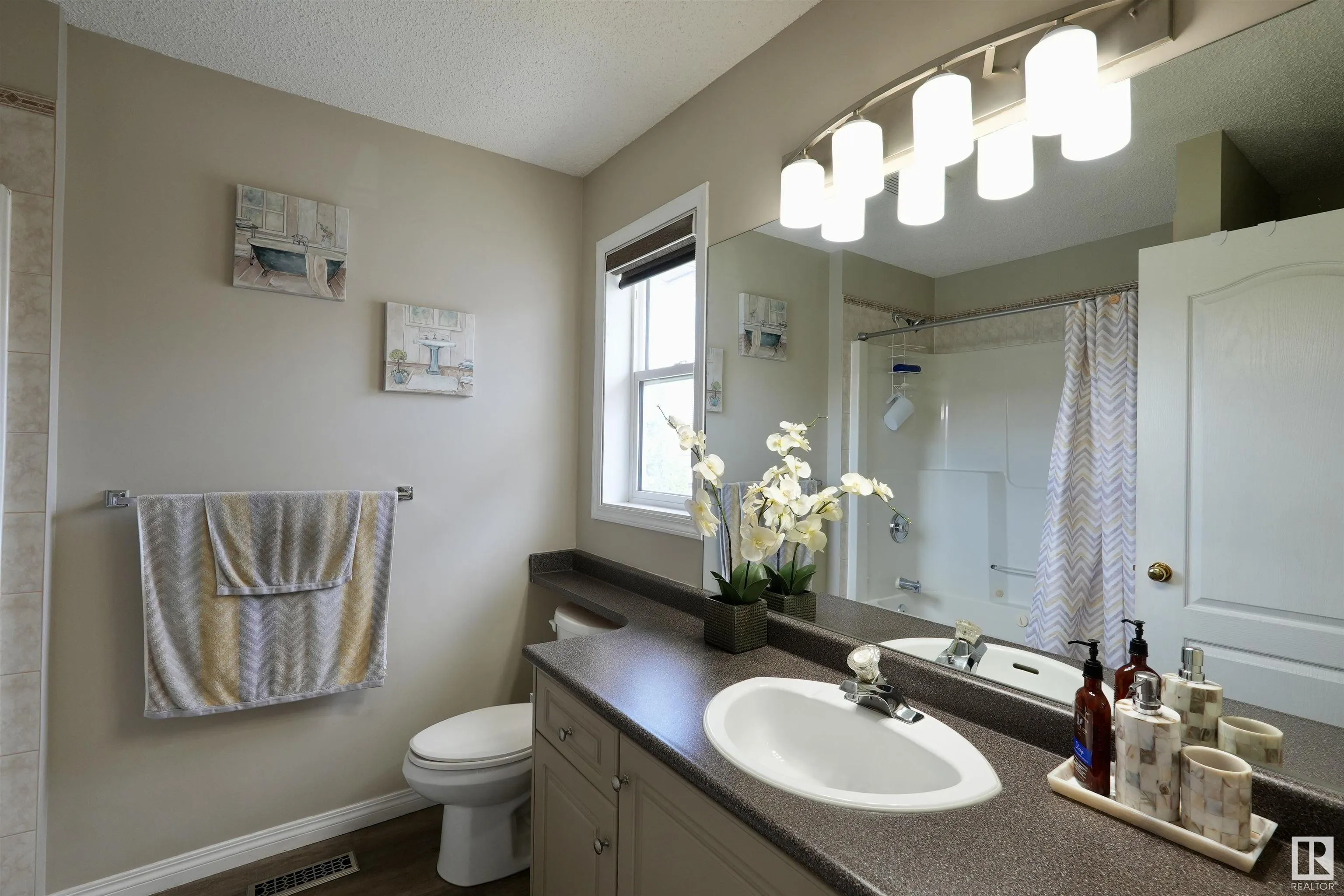 2218 Kaufman Way